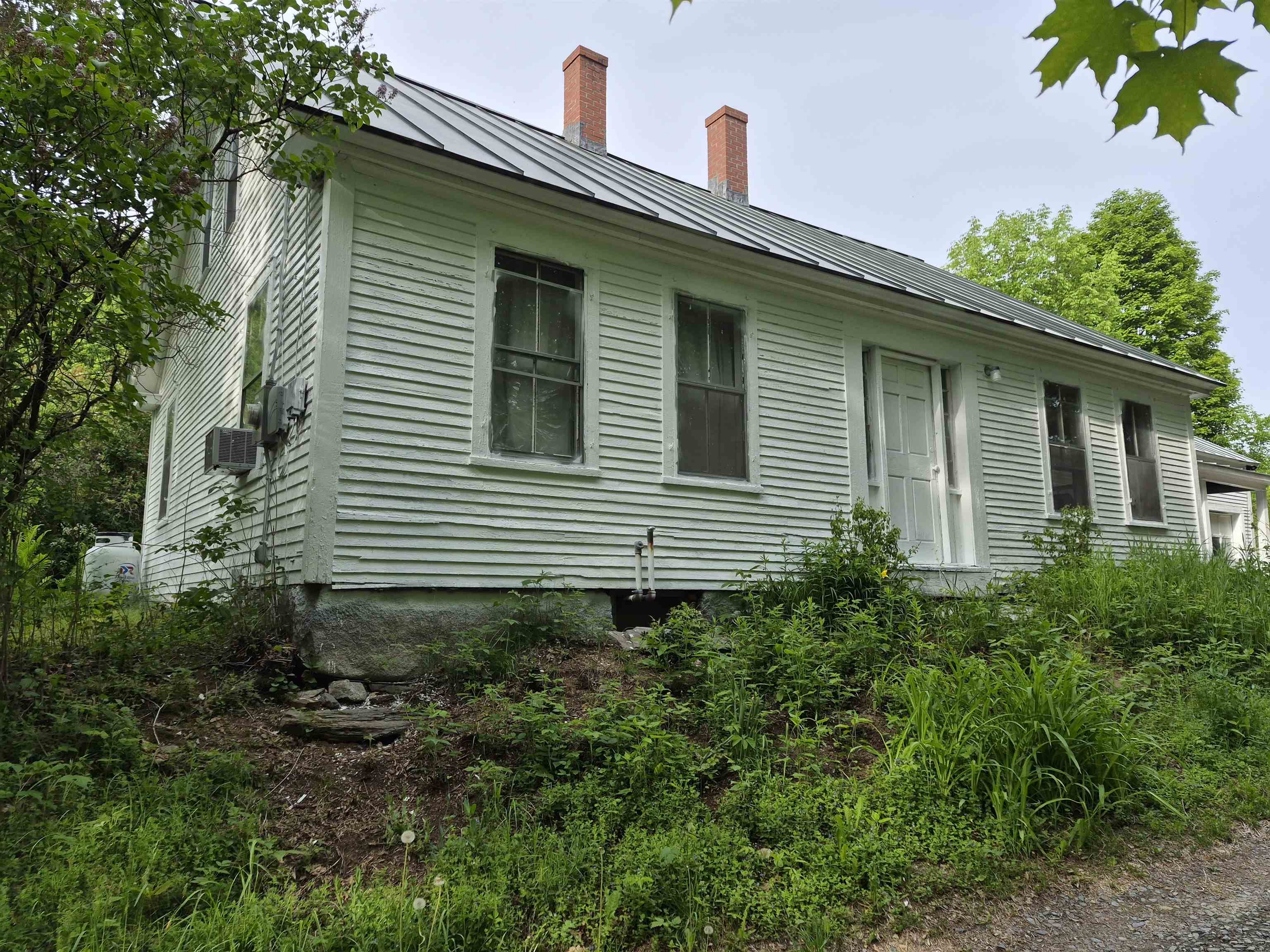 2402 Chelsea Road Property Photo 3