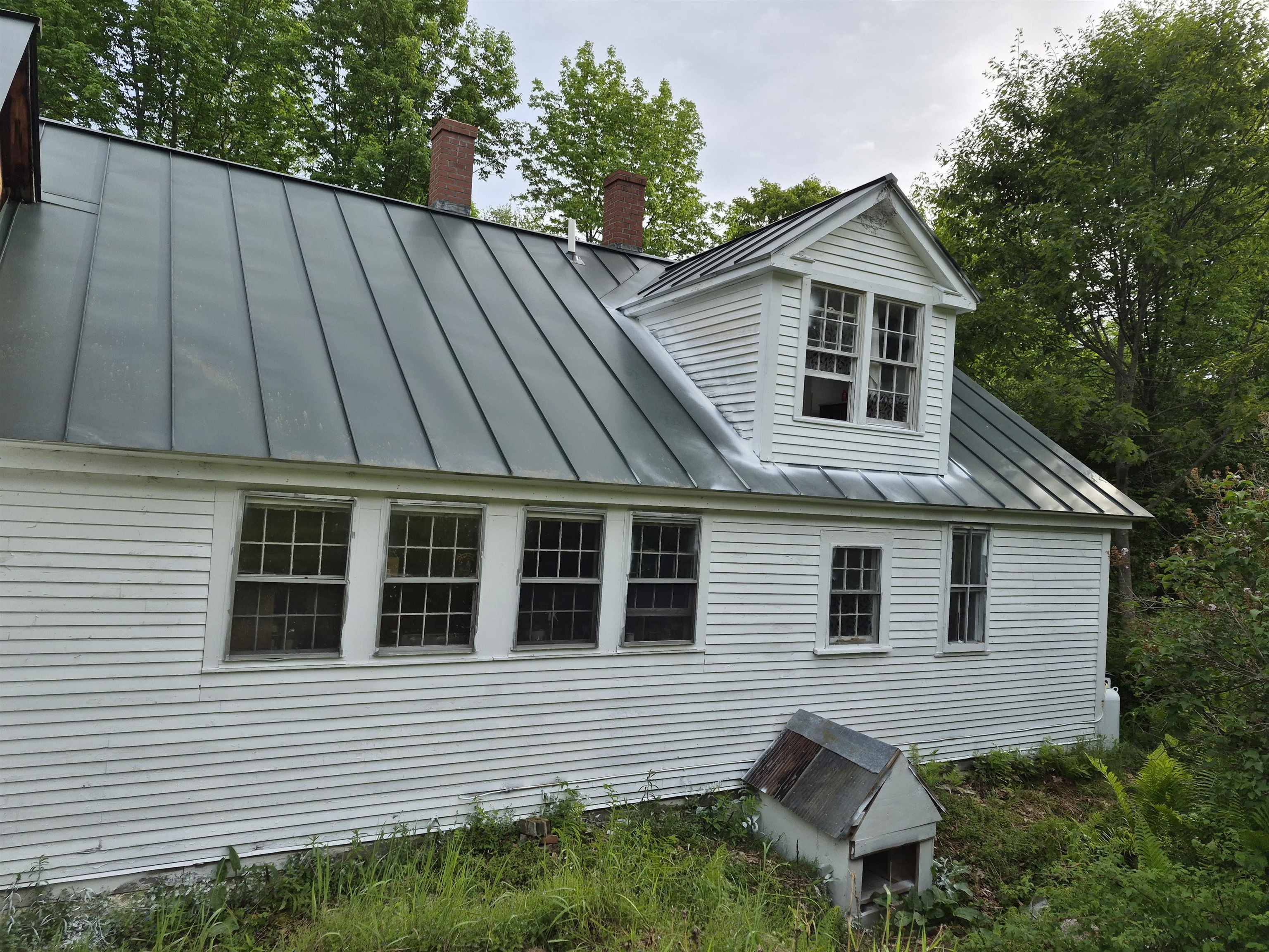 2402 Chelsea Road Property Photo 5