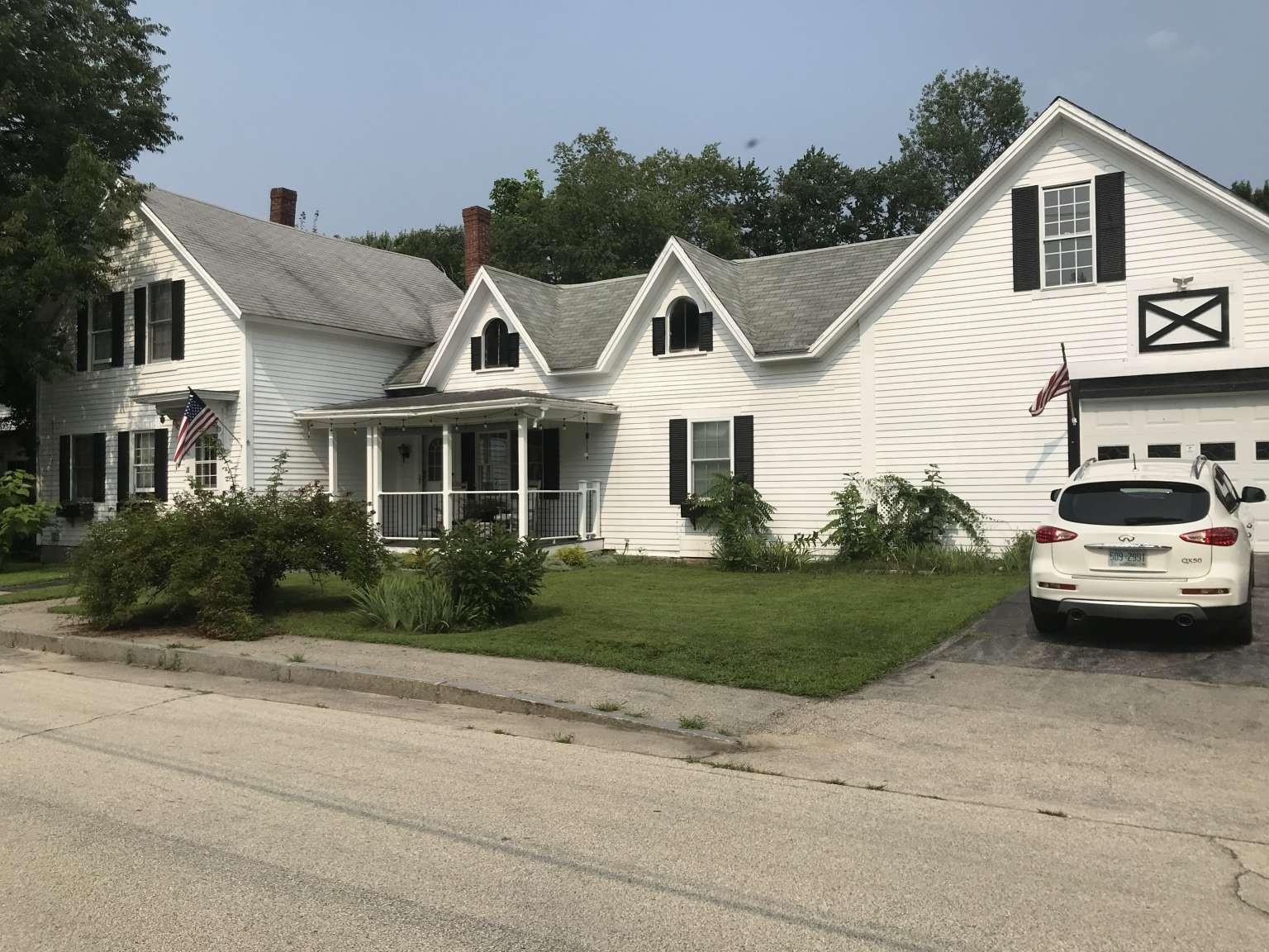 16 Oak Street Property Photo 1