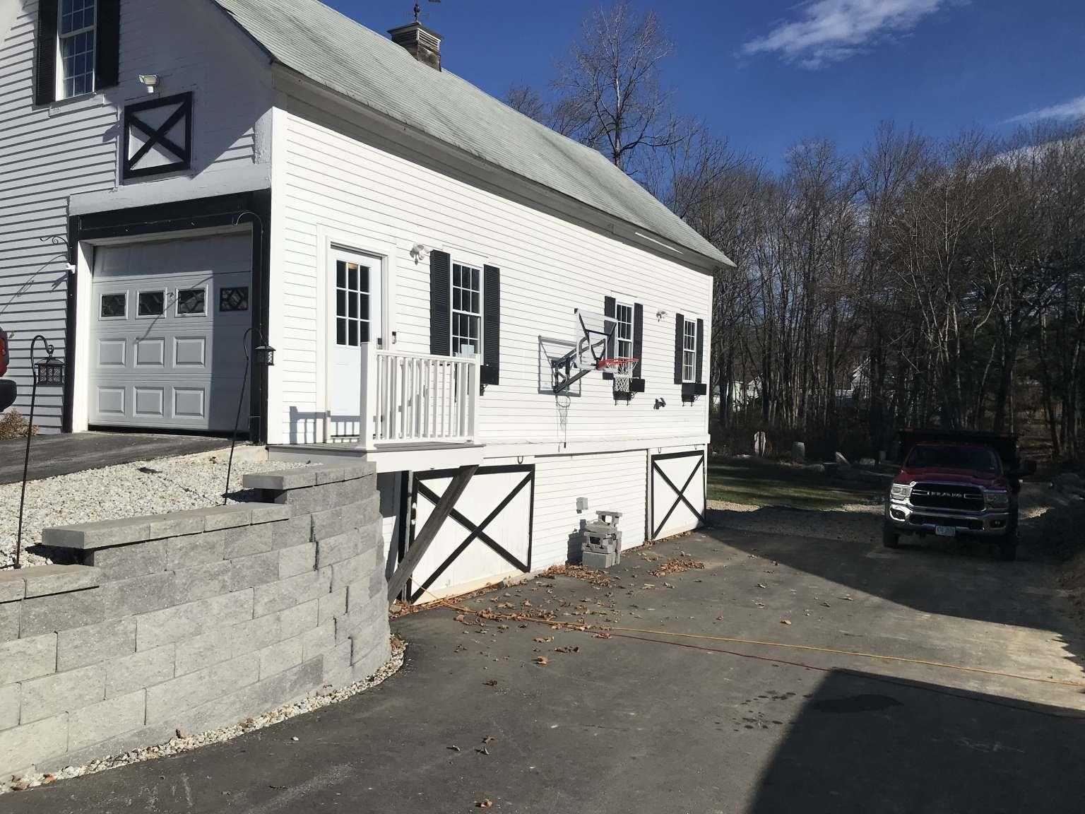 16 Oak Street Property Photo 2