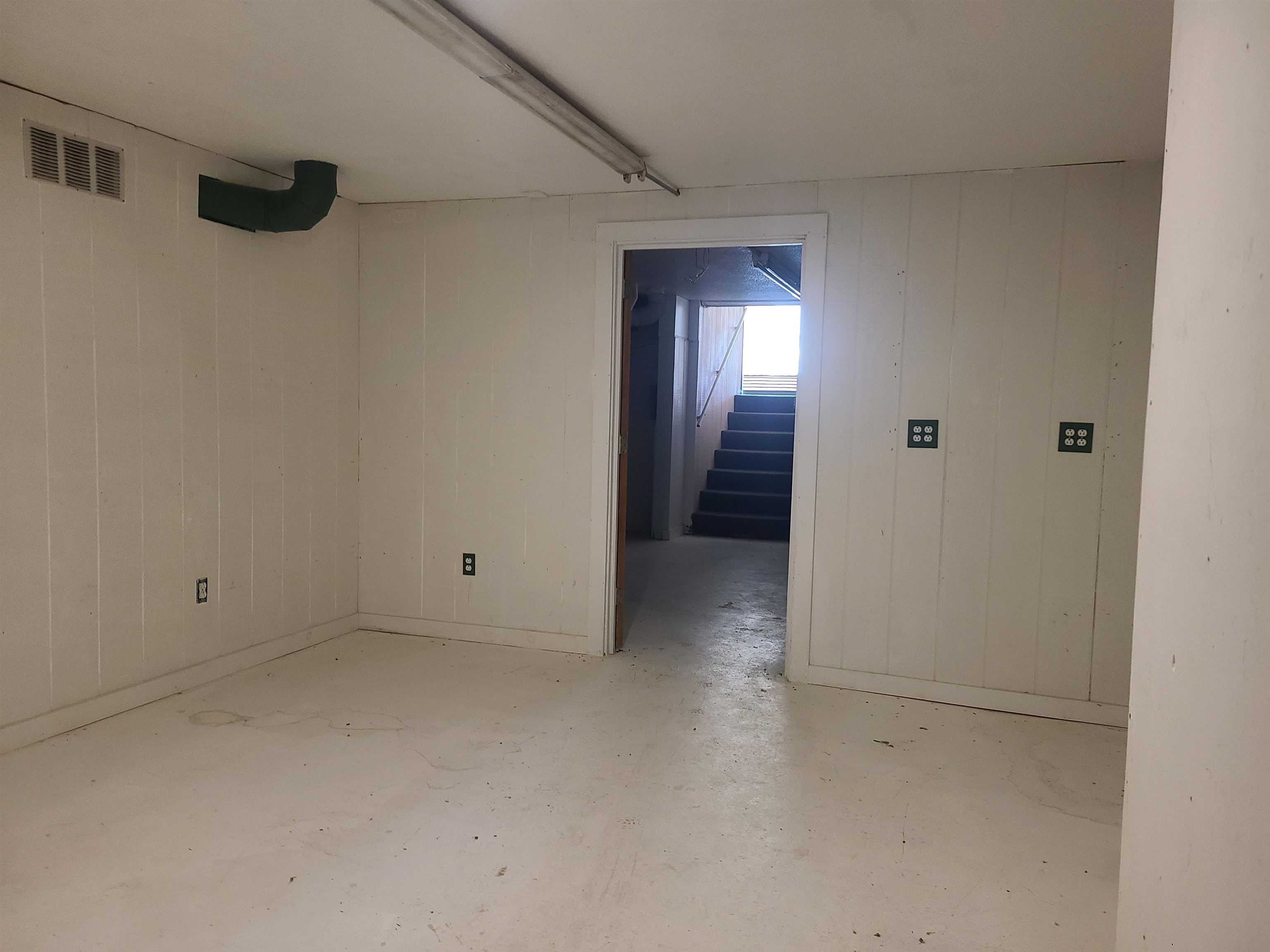 12 Southmayd Street Property Photo 38