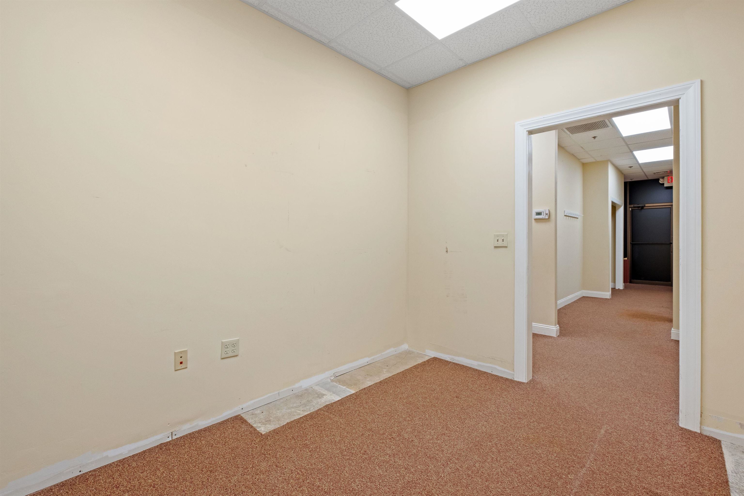 555 Main Street Property Photo 16