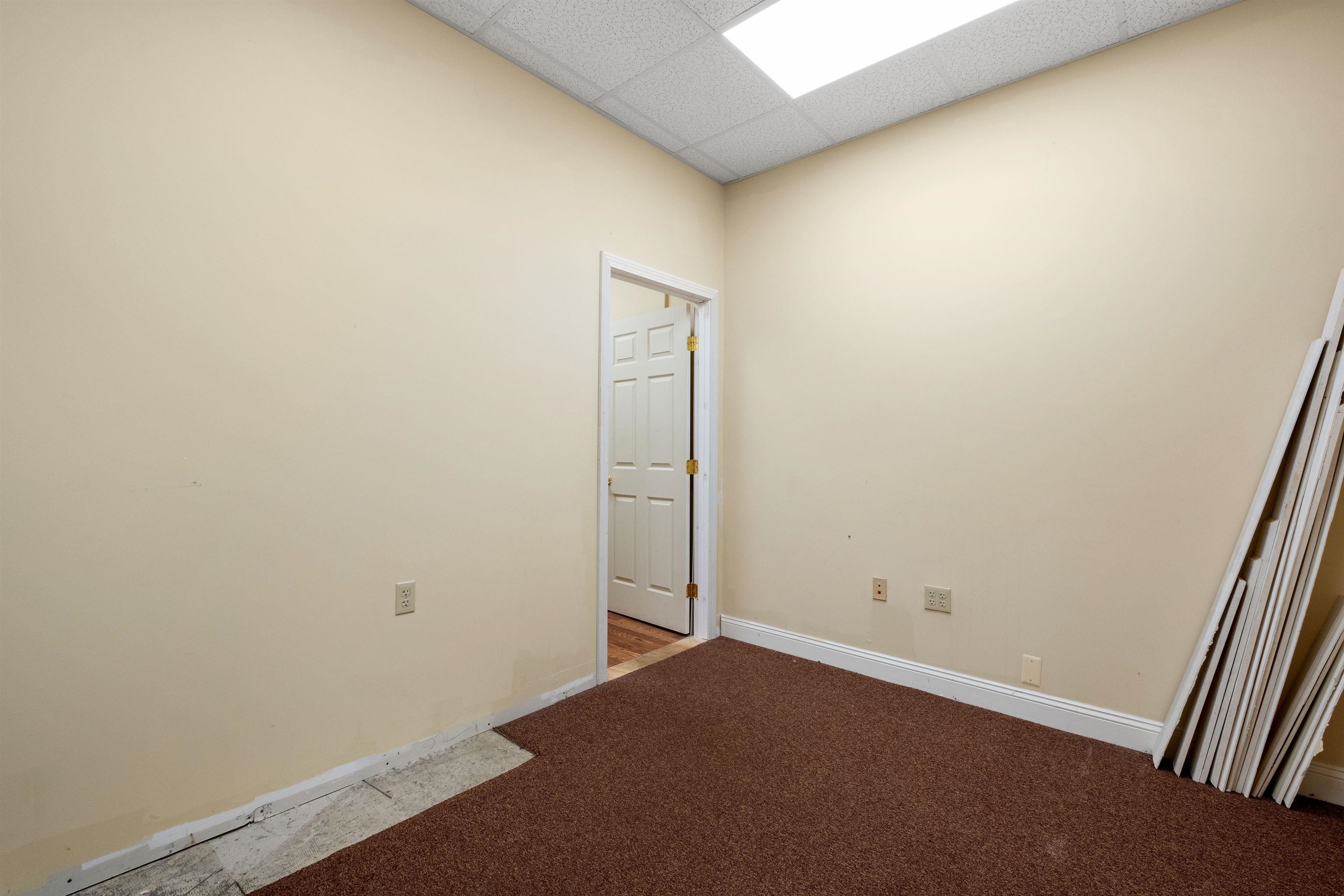 555 Main Street Property Photo 17