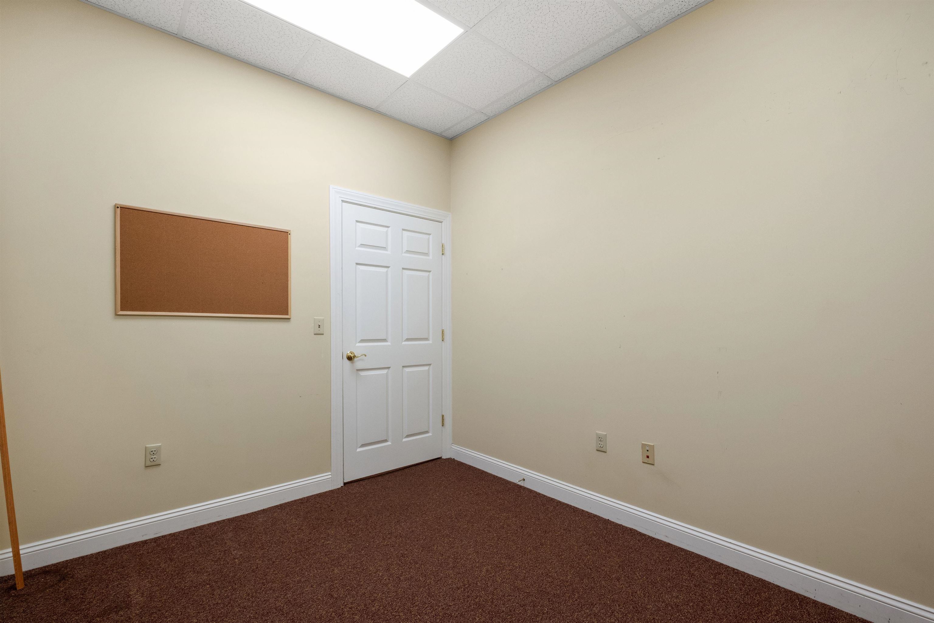 555 Main Street Property Photo 20
