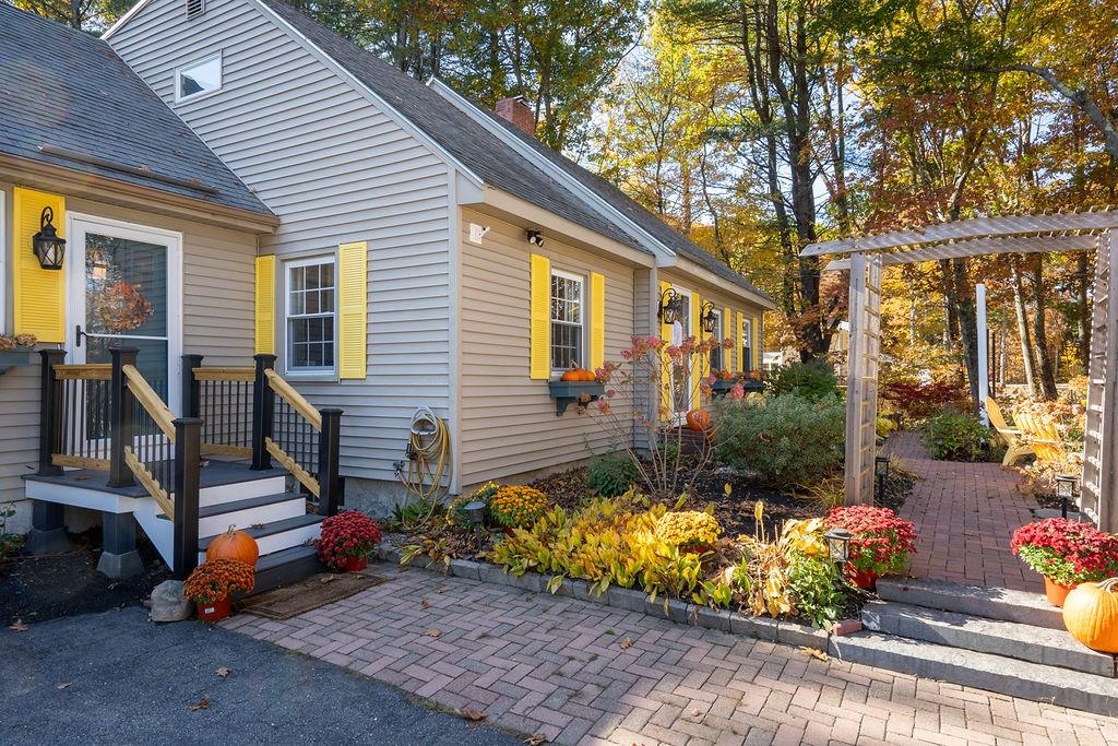 64 Tolend Road Property Photo 2