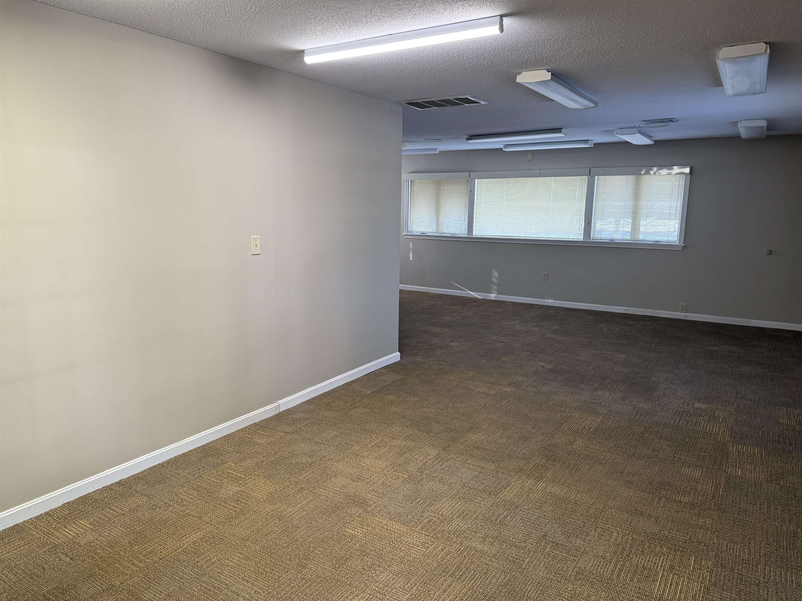 636 W Main Street Unit 1 B Property Photo 12