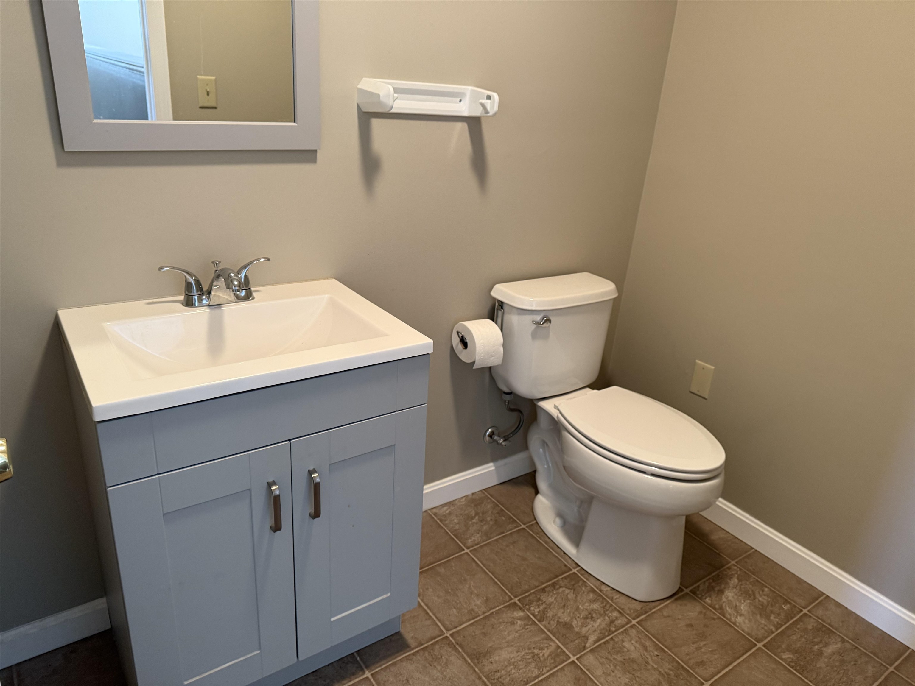 636 W Main Street Unit 1 B Property Photo 13