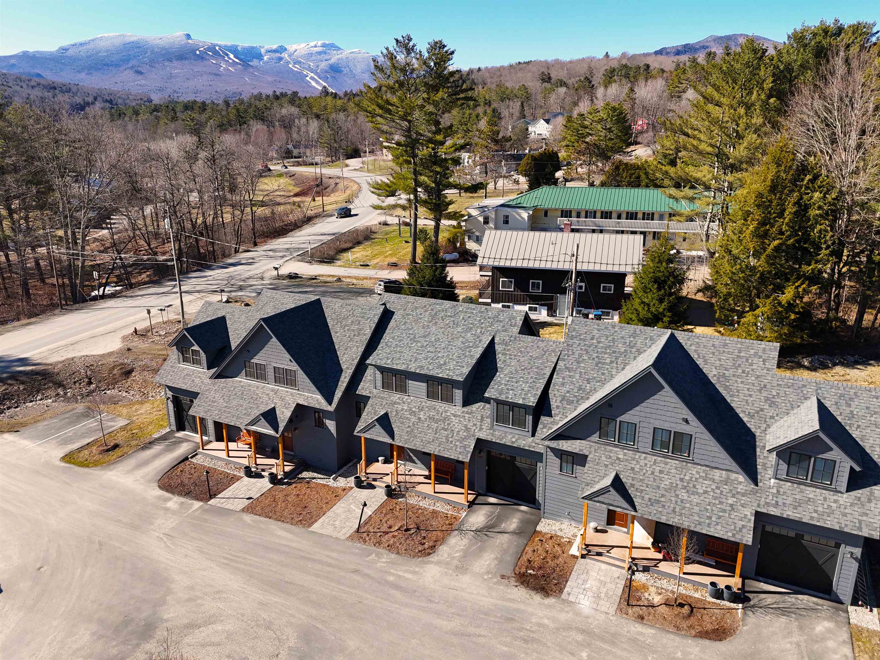 60-b Landing Circle Property Photo 1