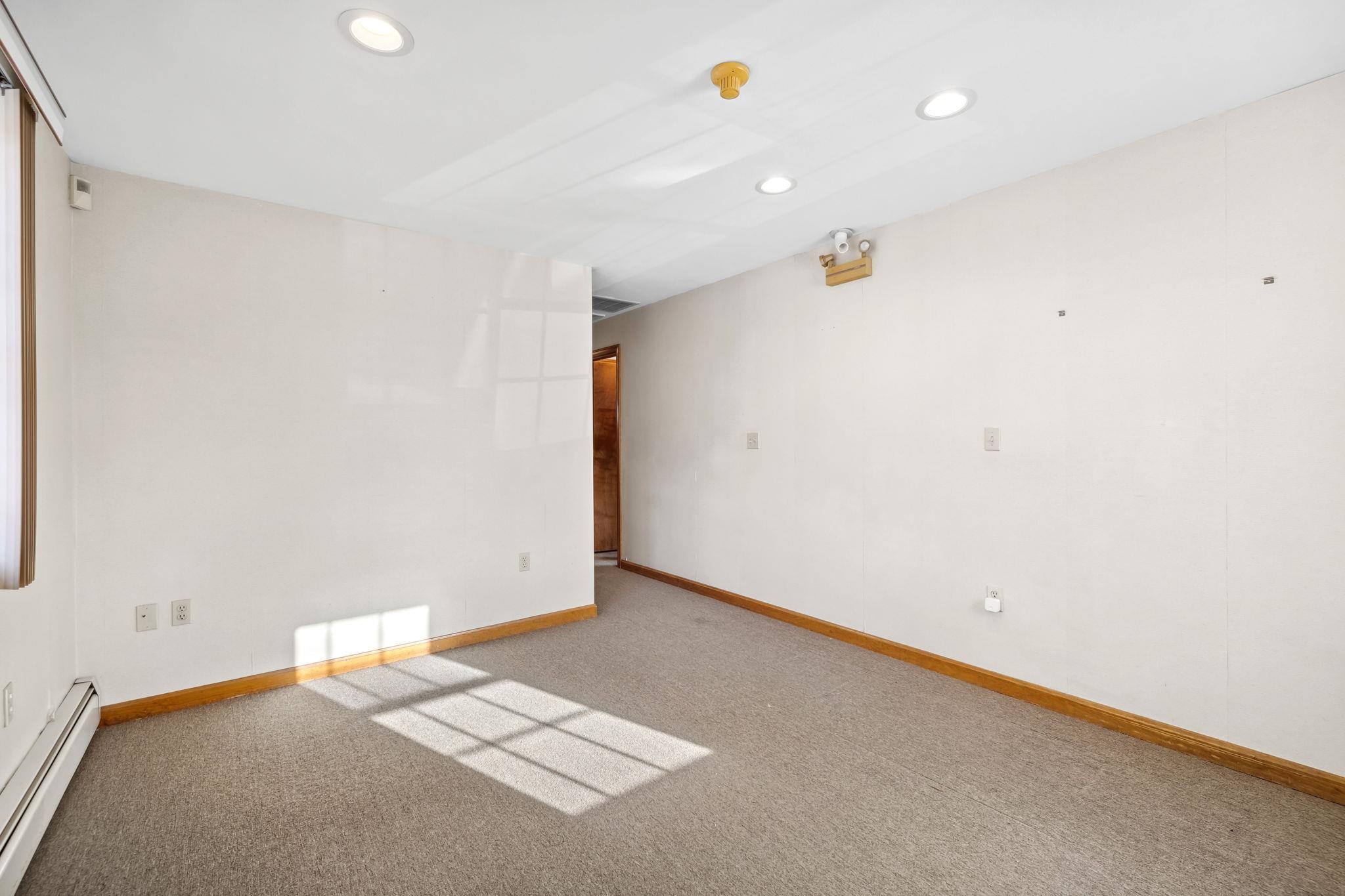 30 Main Street Property Photo 21