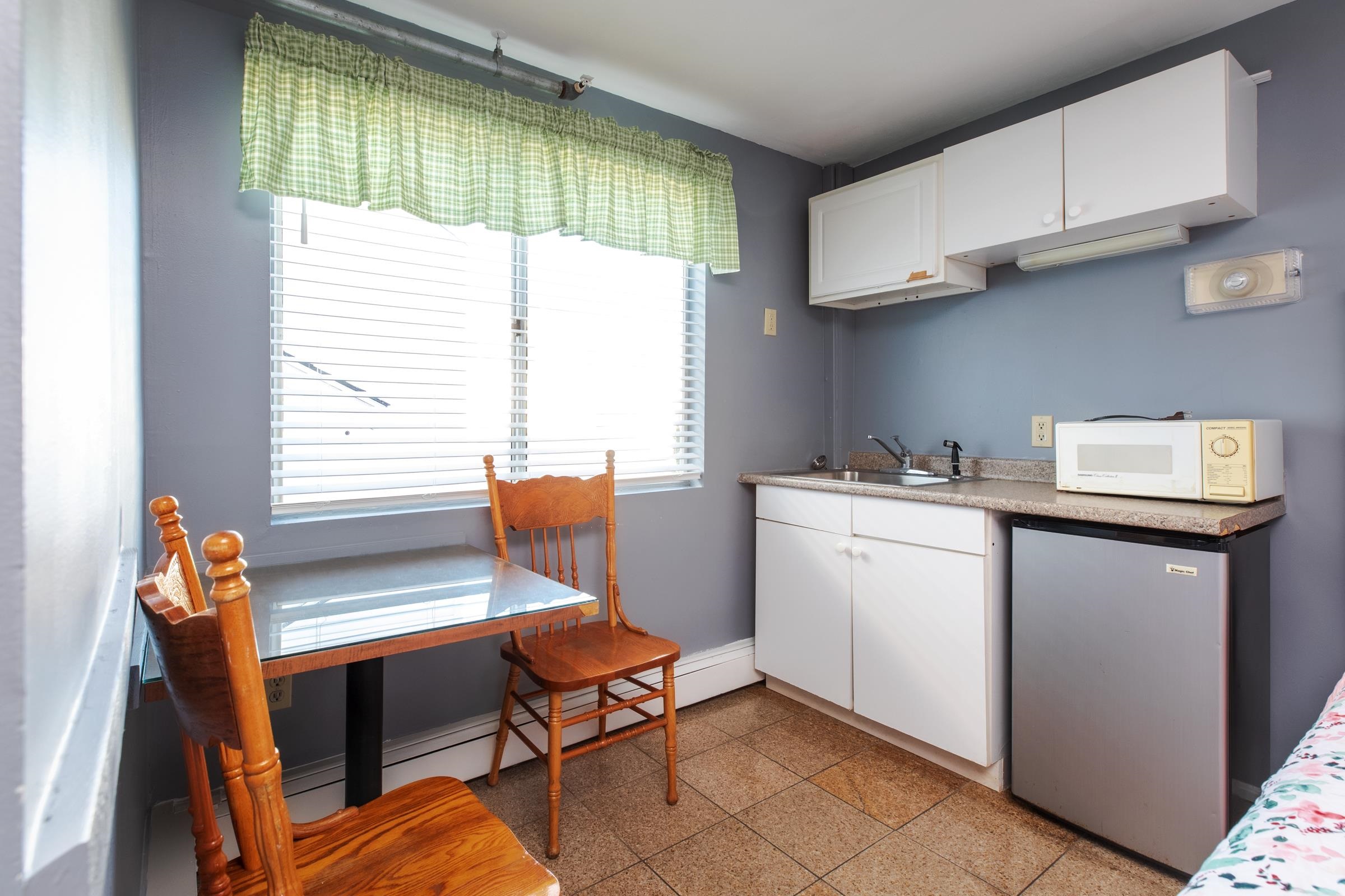 198 Ashworth Avenue Property Photo 17