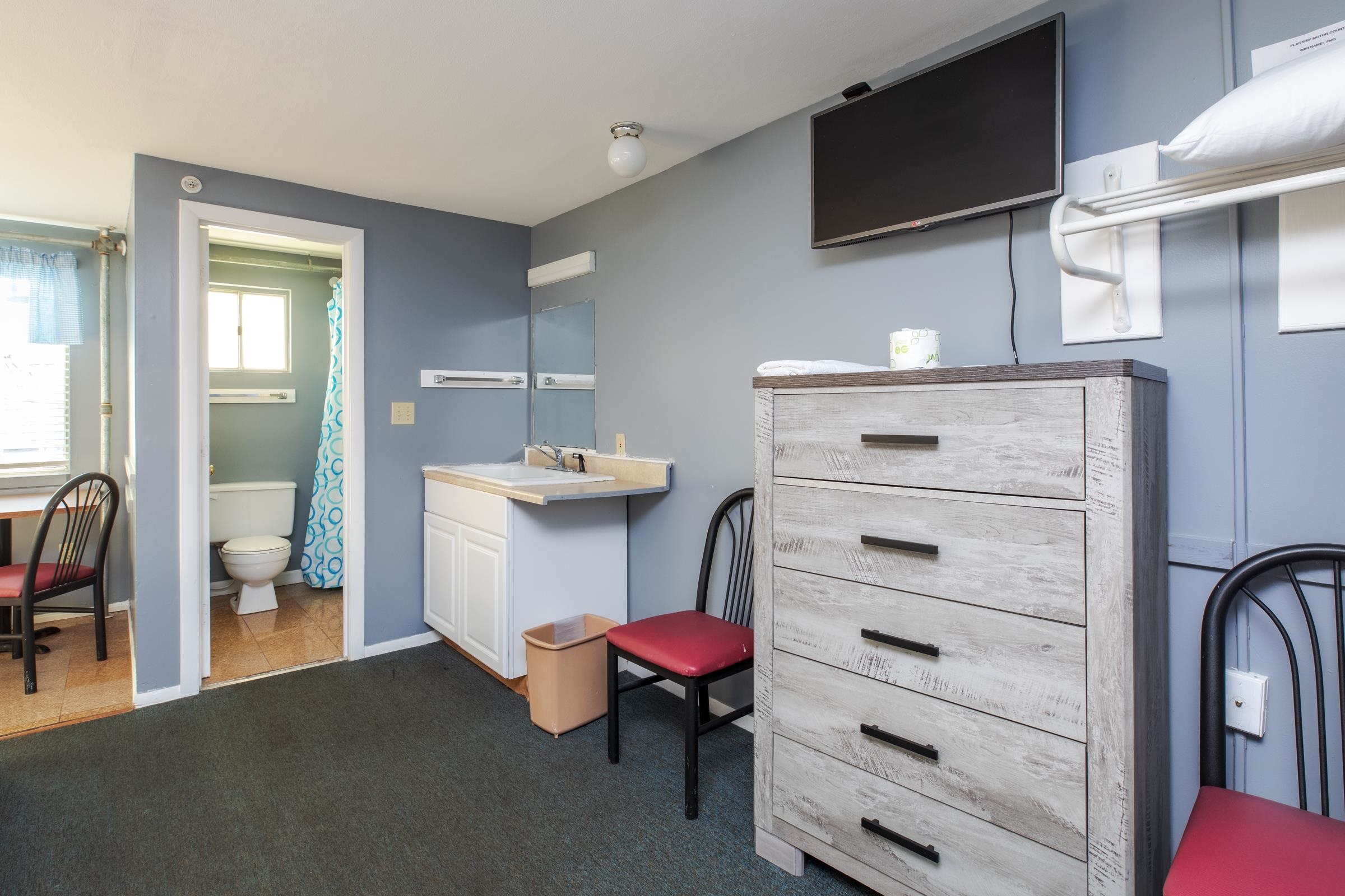 198 Ashworth Avenue Property Photo 32