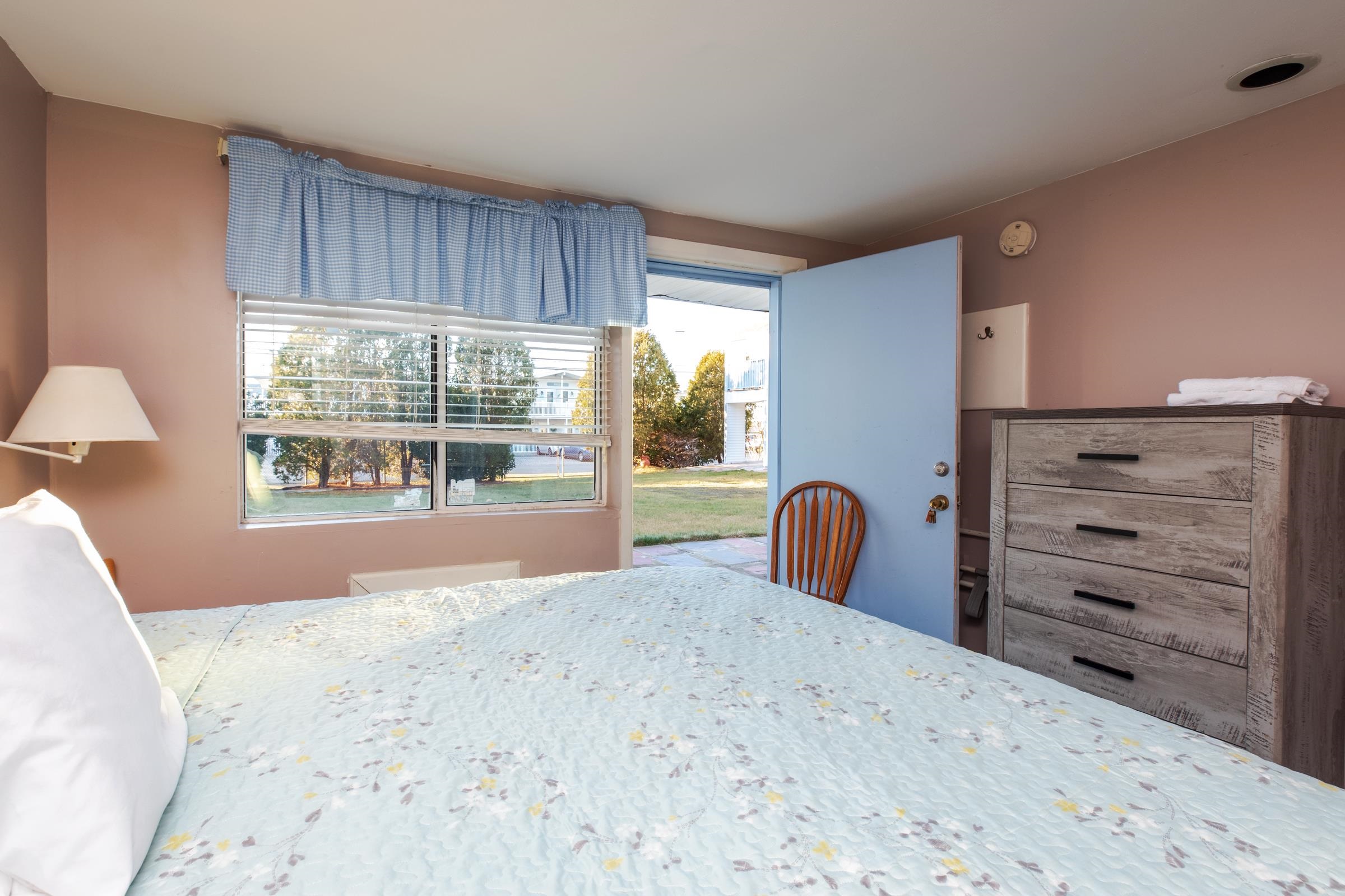 198 Ashworth Avenue Property Photo 38