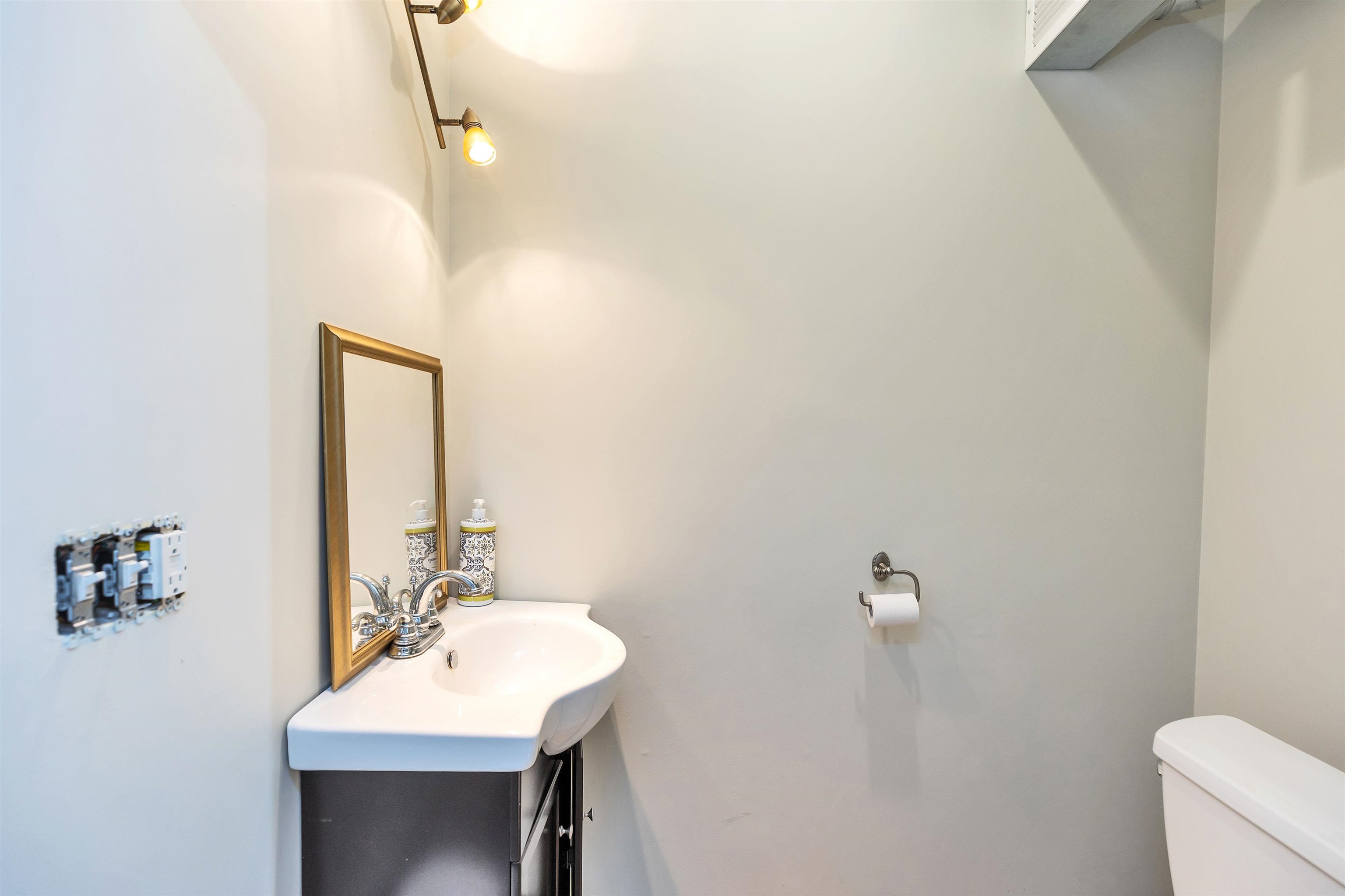 374 Union Street 113 / C3 Property Photo 17