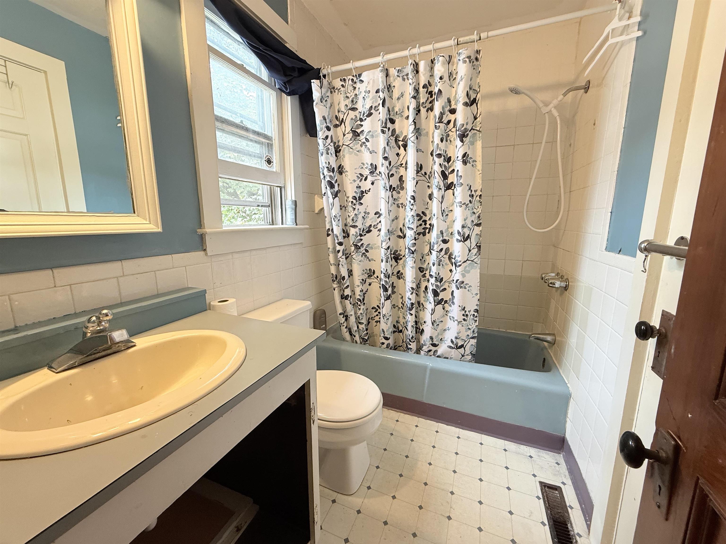 16 Washington Street Property Photo 24
