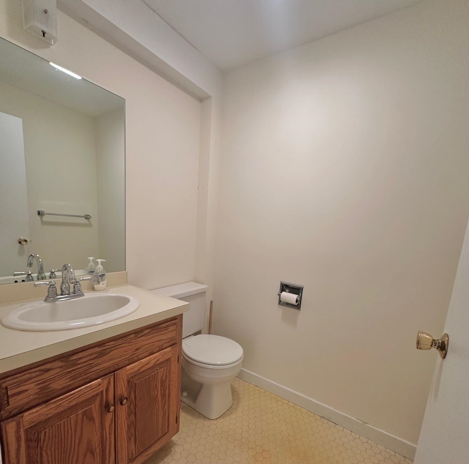 91 Portsmouth Avenue Suite D Property Photo 9