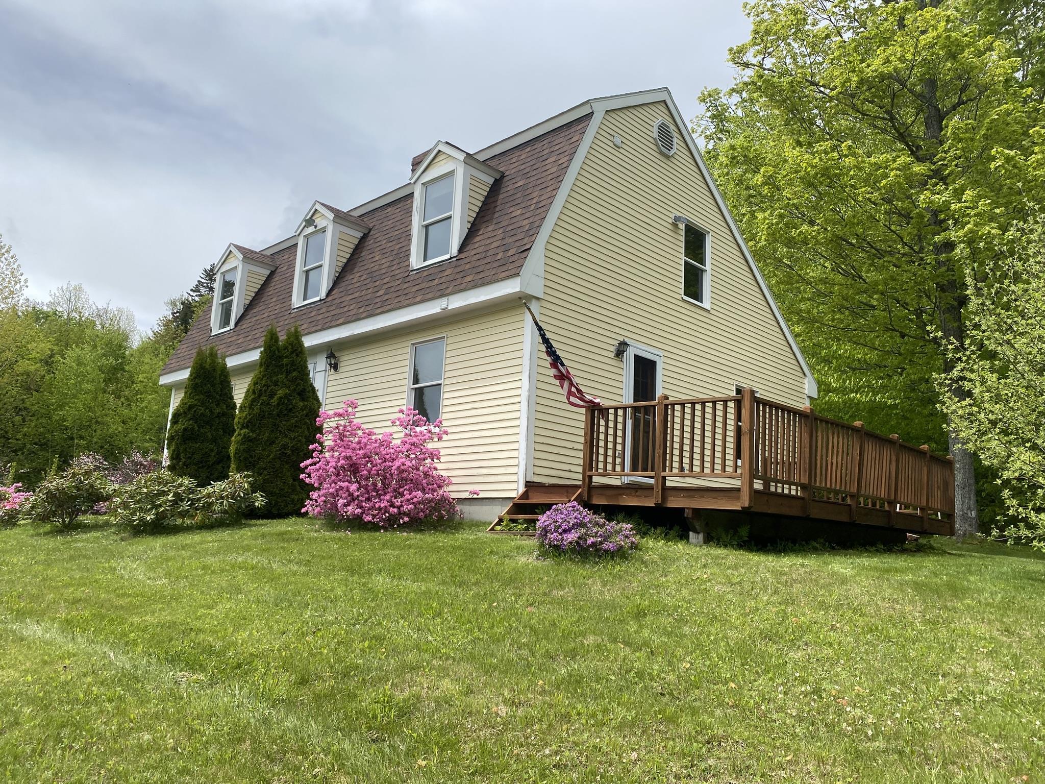 24 Antler Loop Property Photo 3