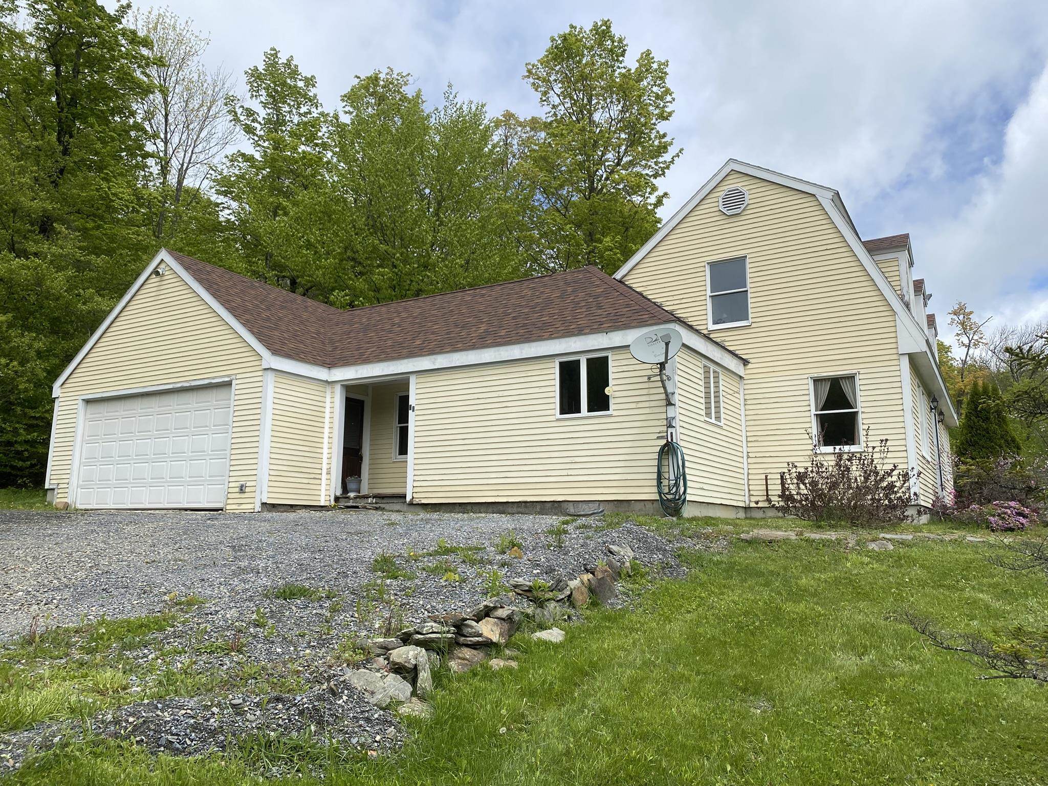 24 Antler Loop Property Photo 4
