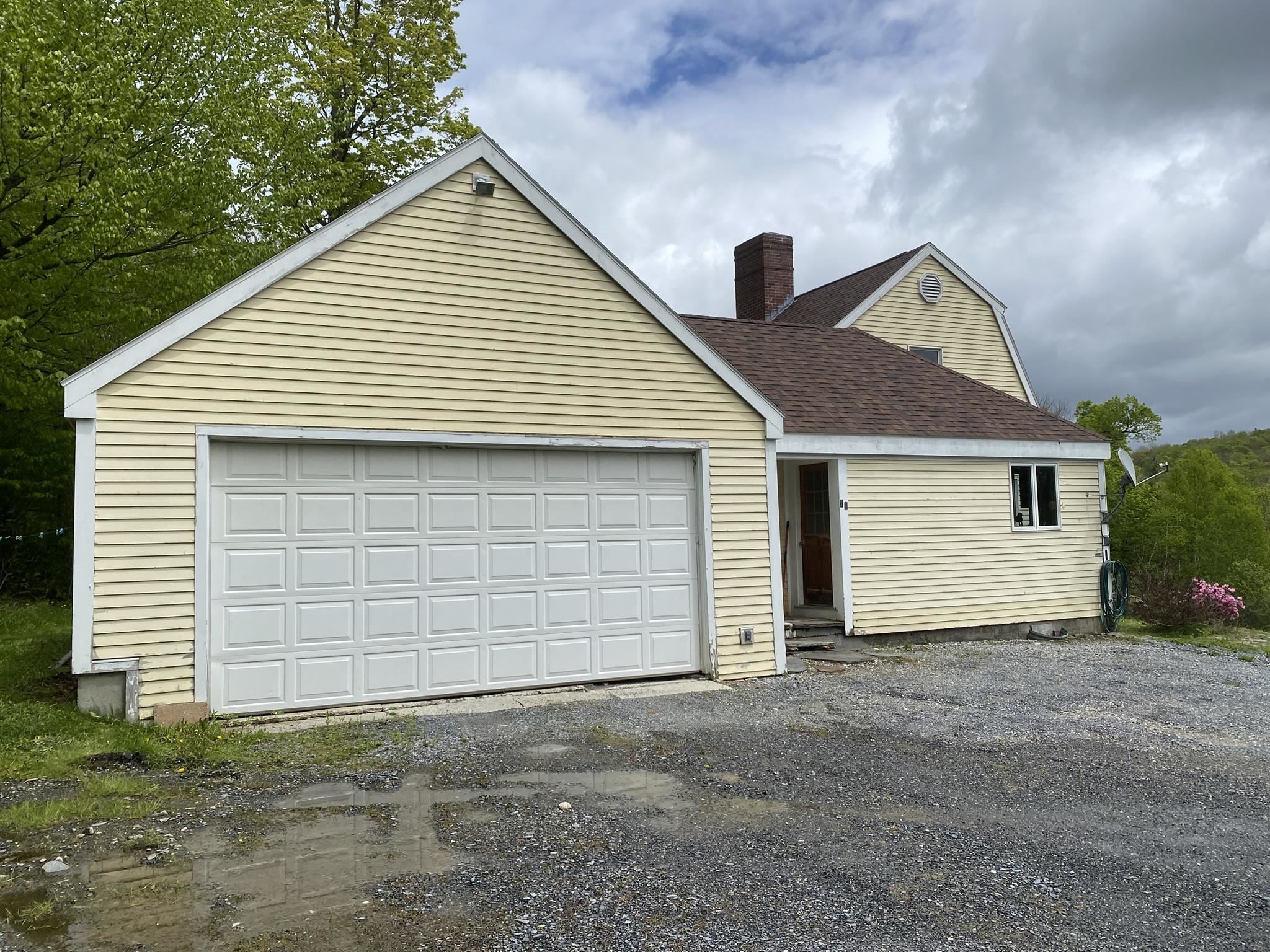 24 Antler Loop Property Photo 5