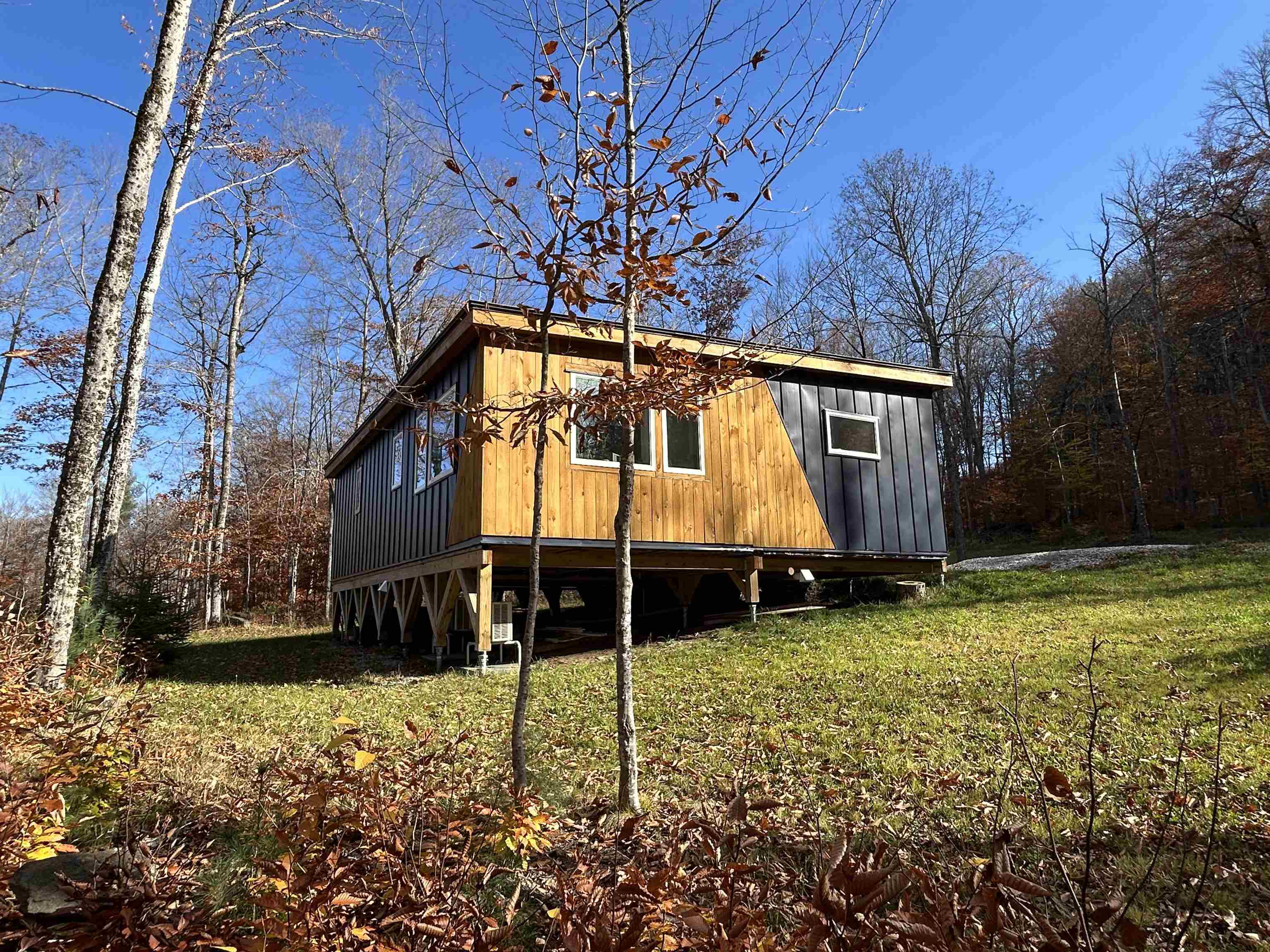 1578 Downer Road Property Photo