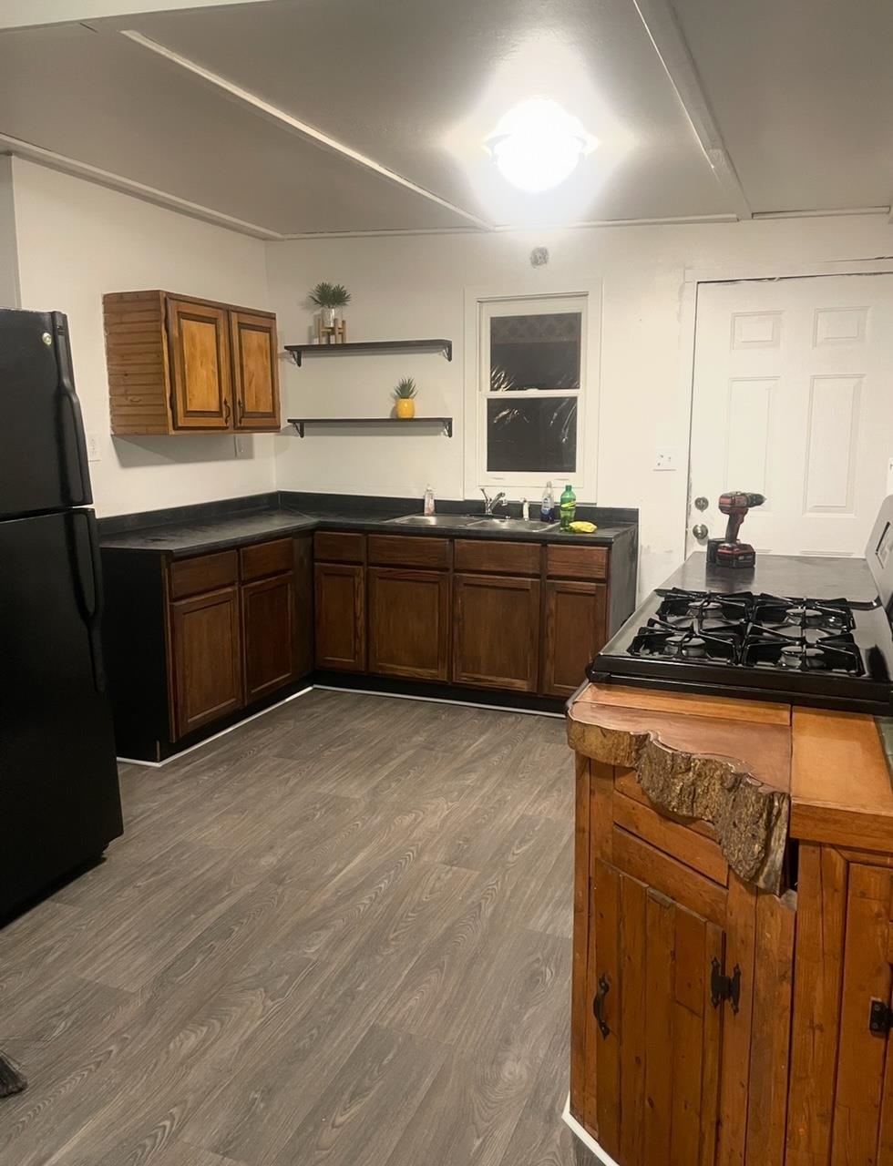10 Pleasant Street Property Photo