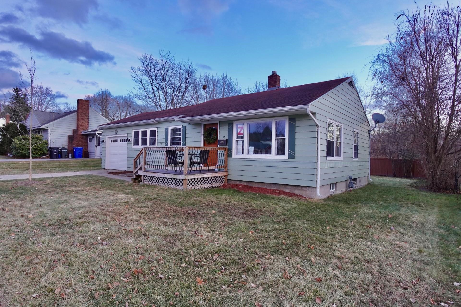 105 Birchcliff Parkway Property Photo 1