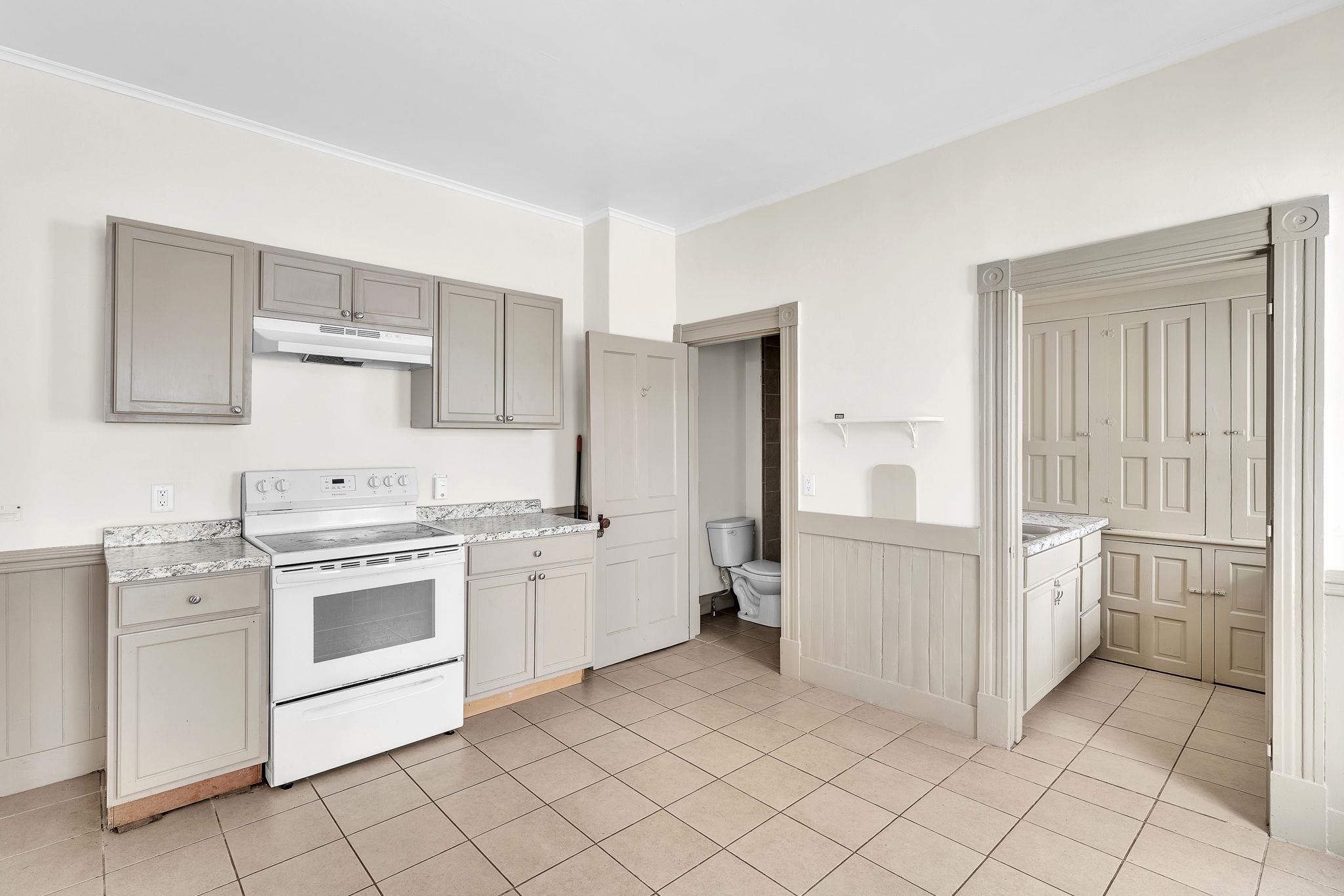 32 Jefferson Street Property Photo 6