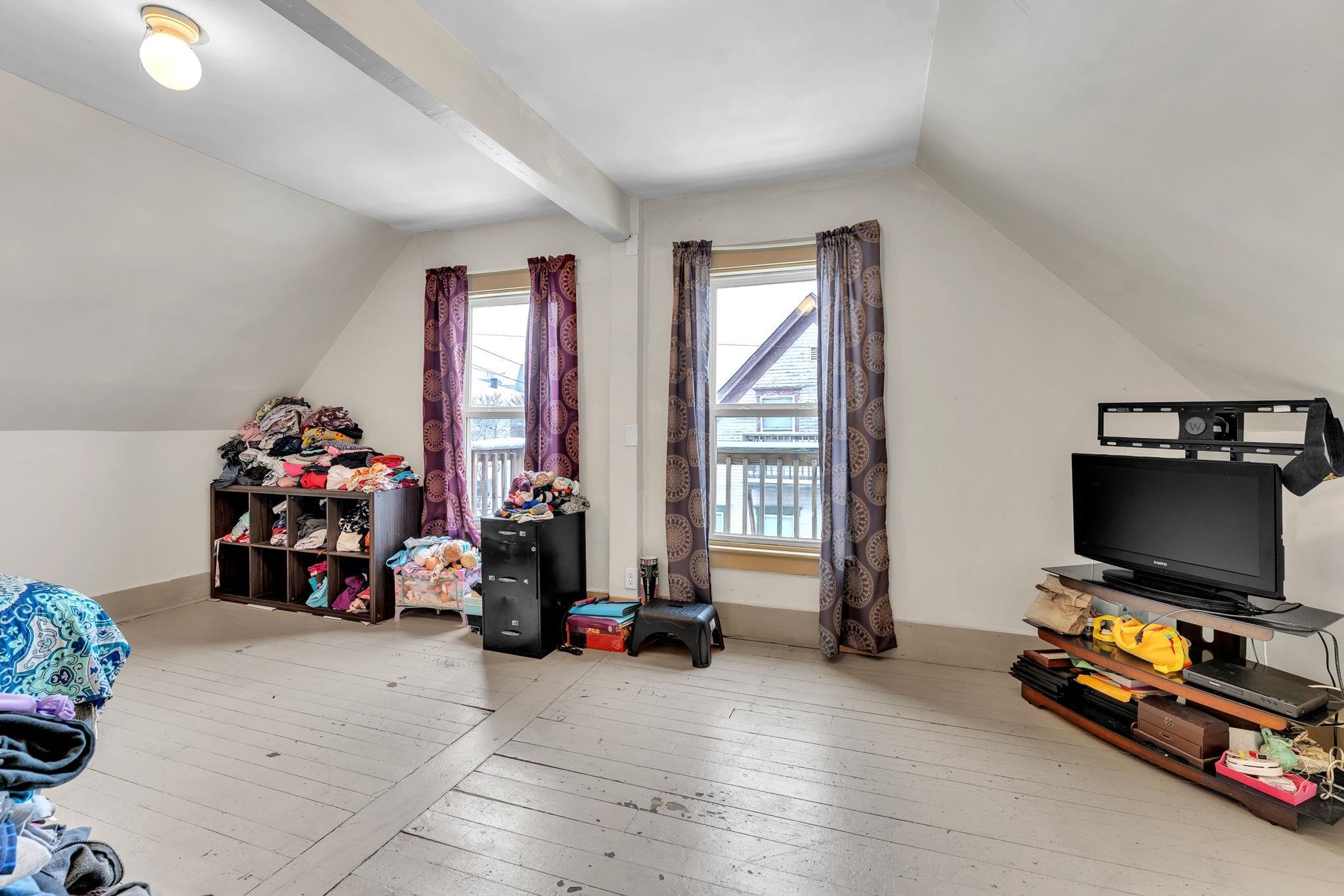 32 Jefferson Street Property Photo 33