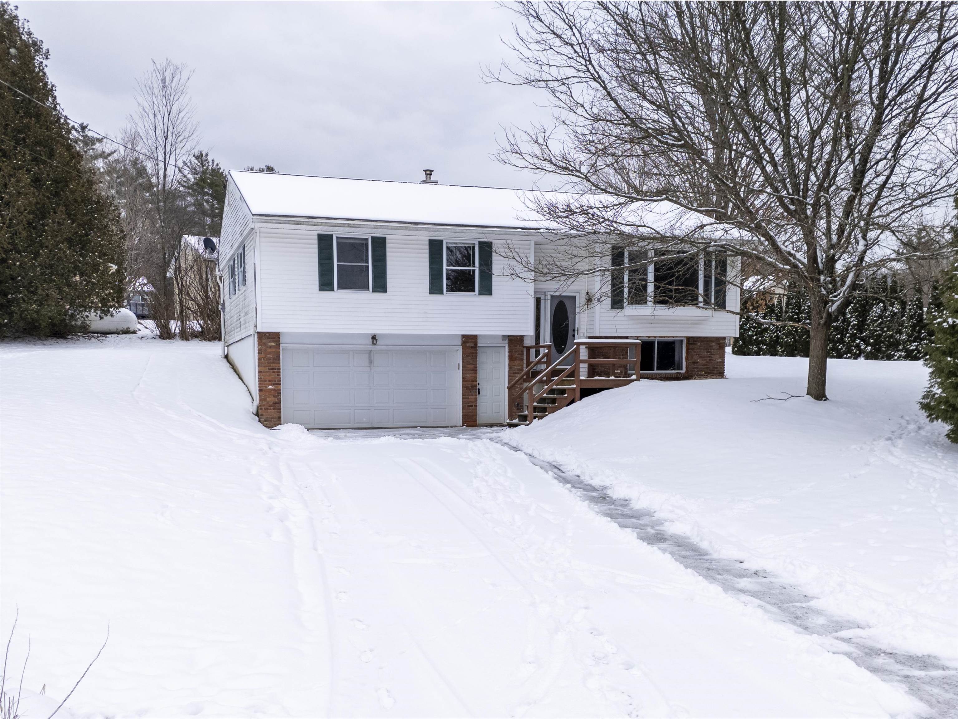 6 Brentwood Drive Property Photo 1