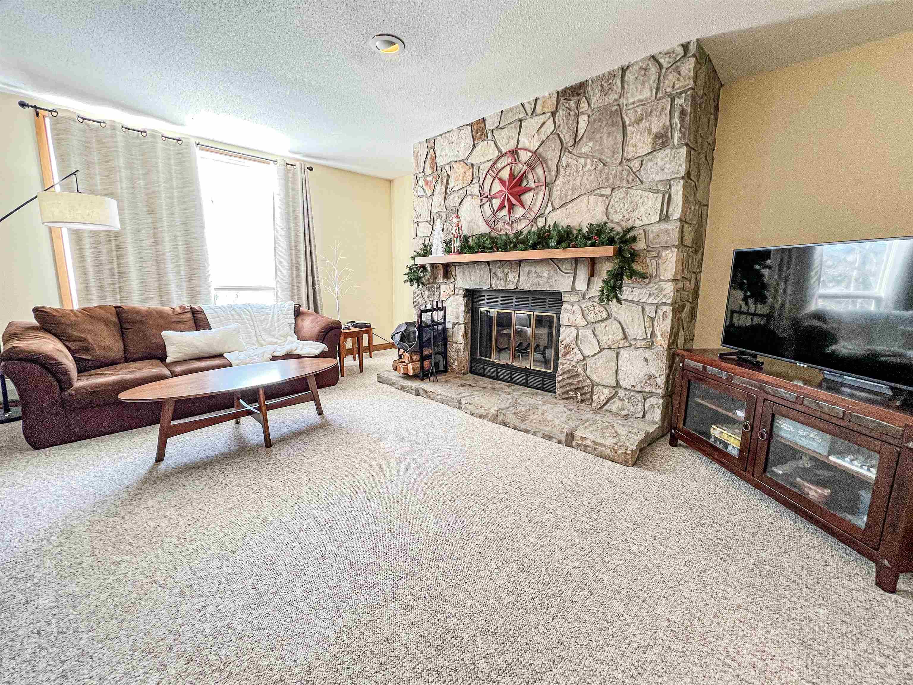Seasons On Mount Snow Real Estate Listings Main Image