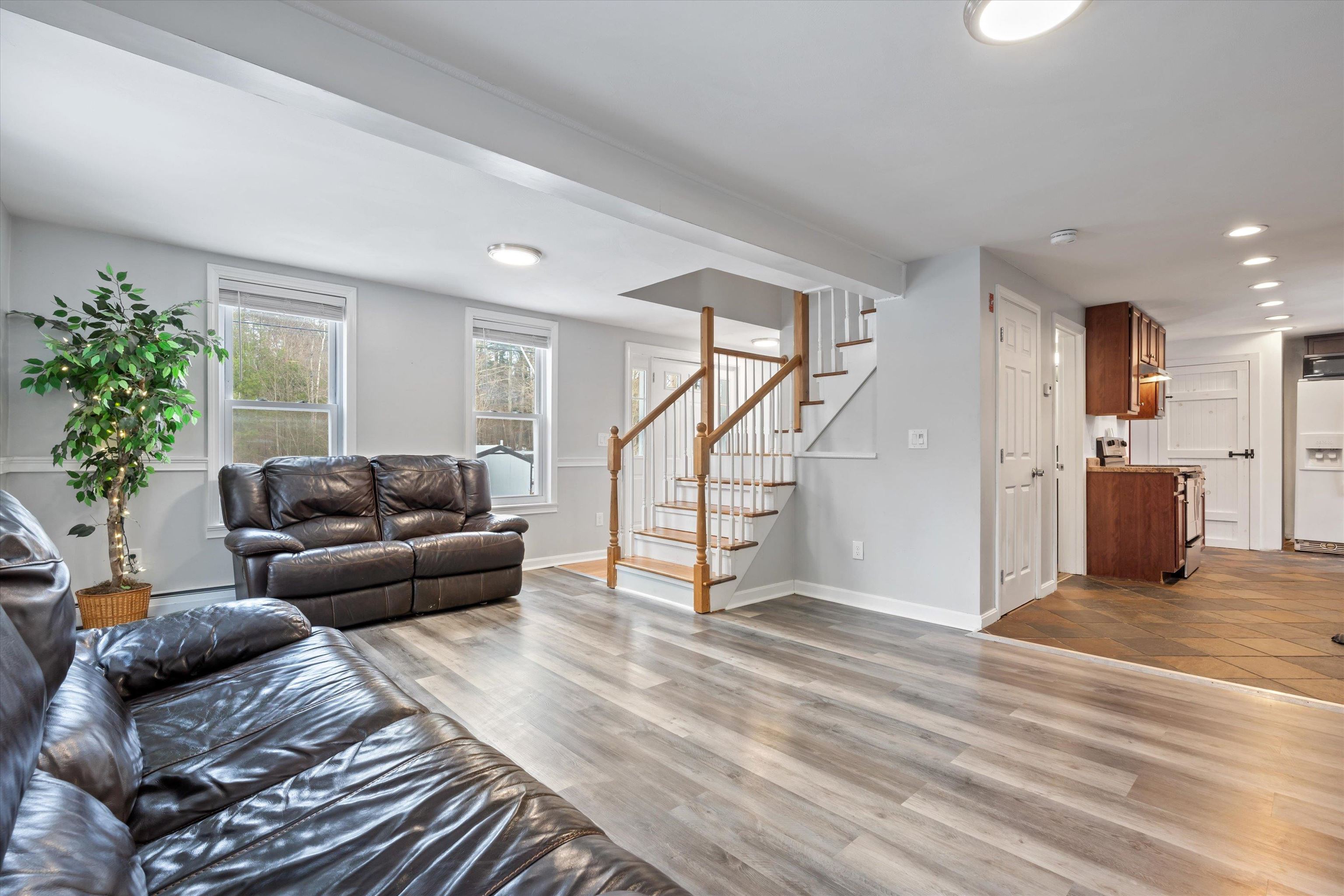 21 River Road Property Photo