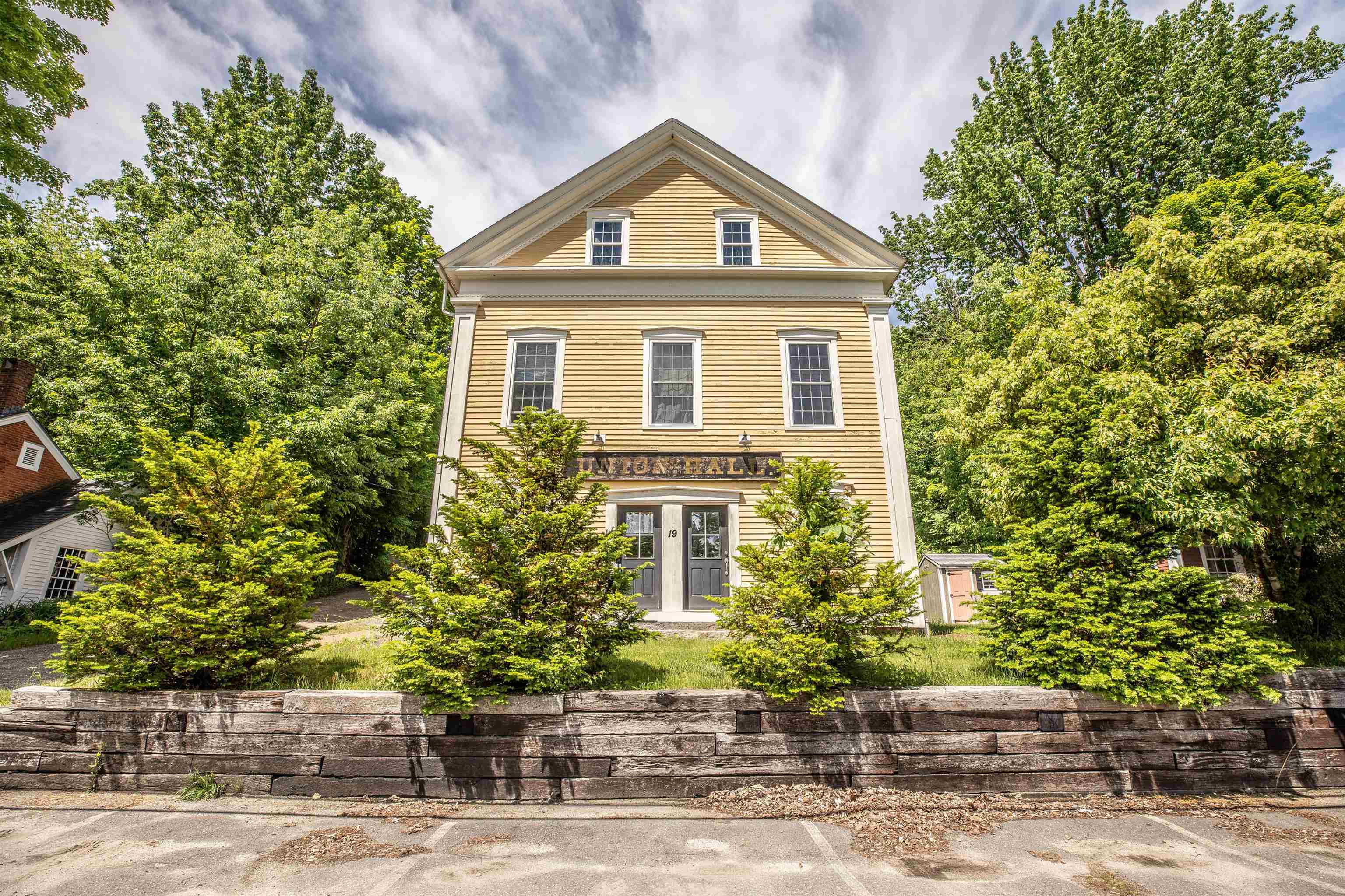 19 Main Street Property Photo