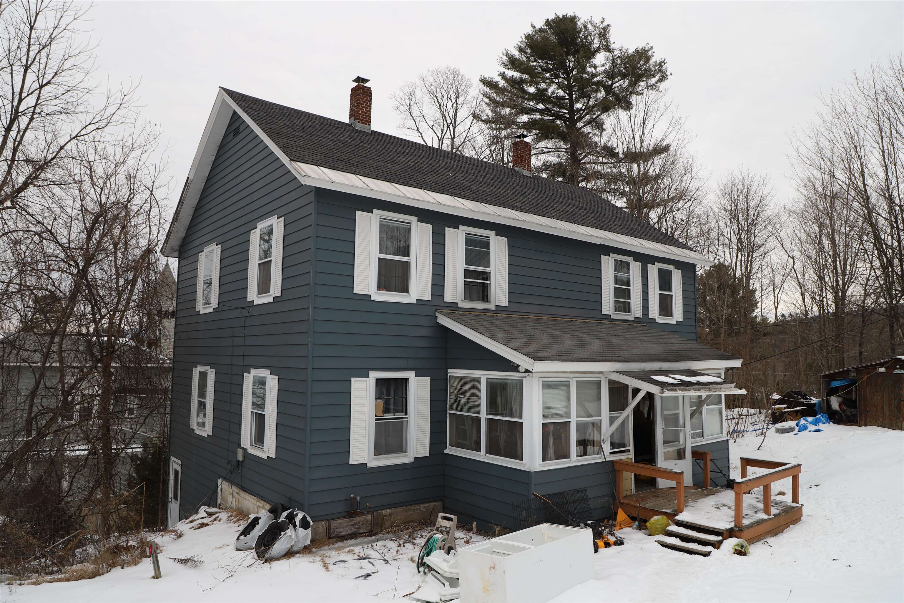 8-10 Powers Square Property Photo 1