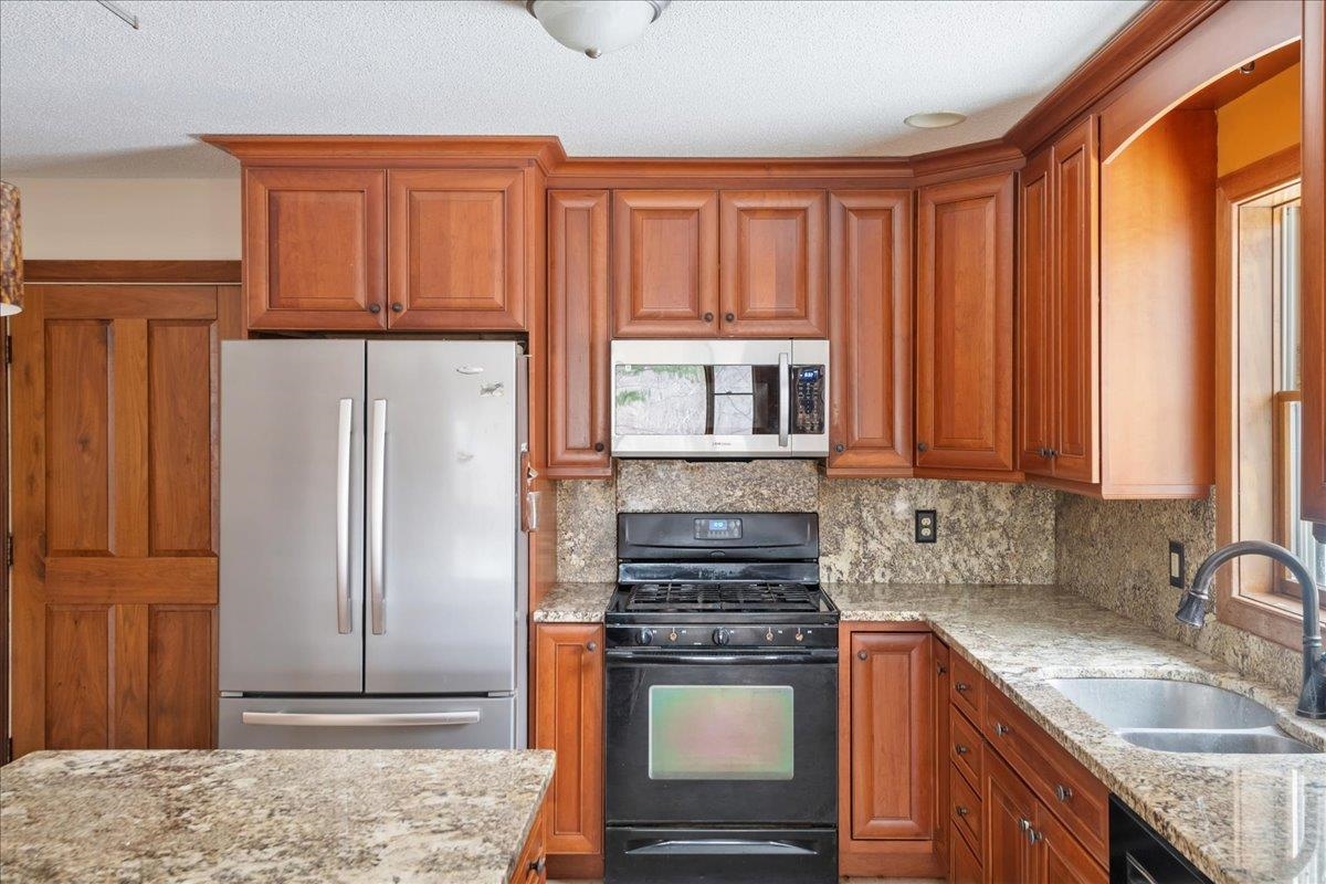 583 Sand Road Property Photo 7