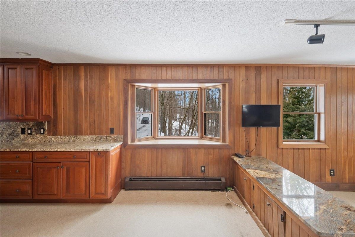 583 Sand Road Property Photo 8
