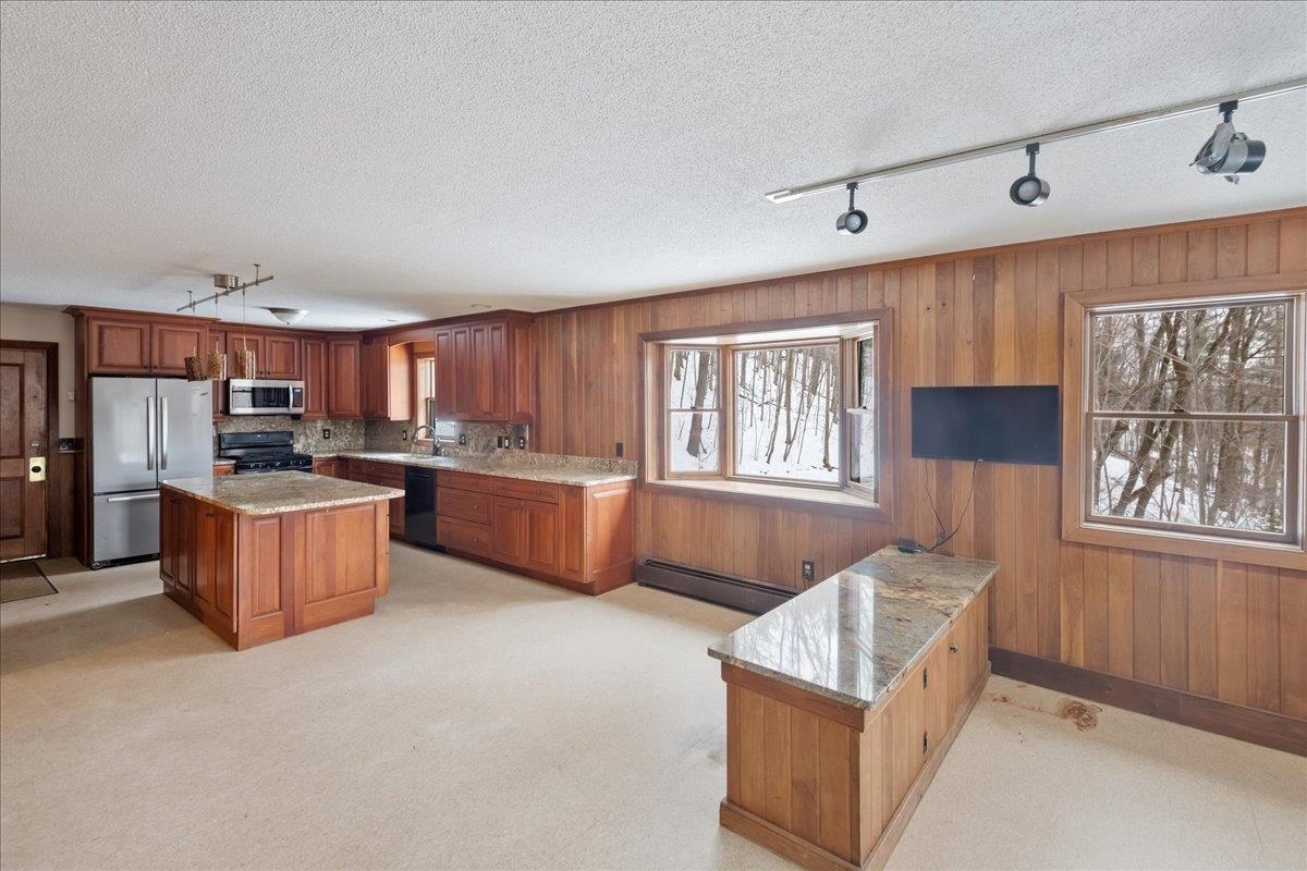 583 Sand Road Property Photo 9