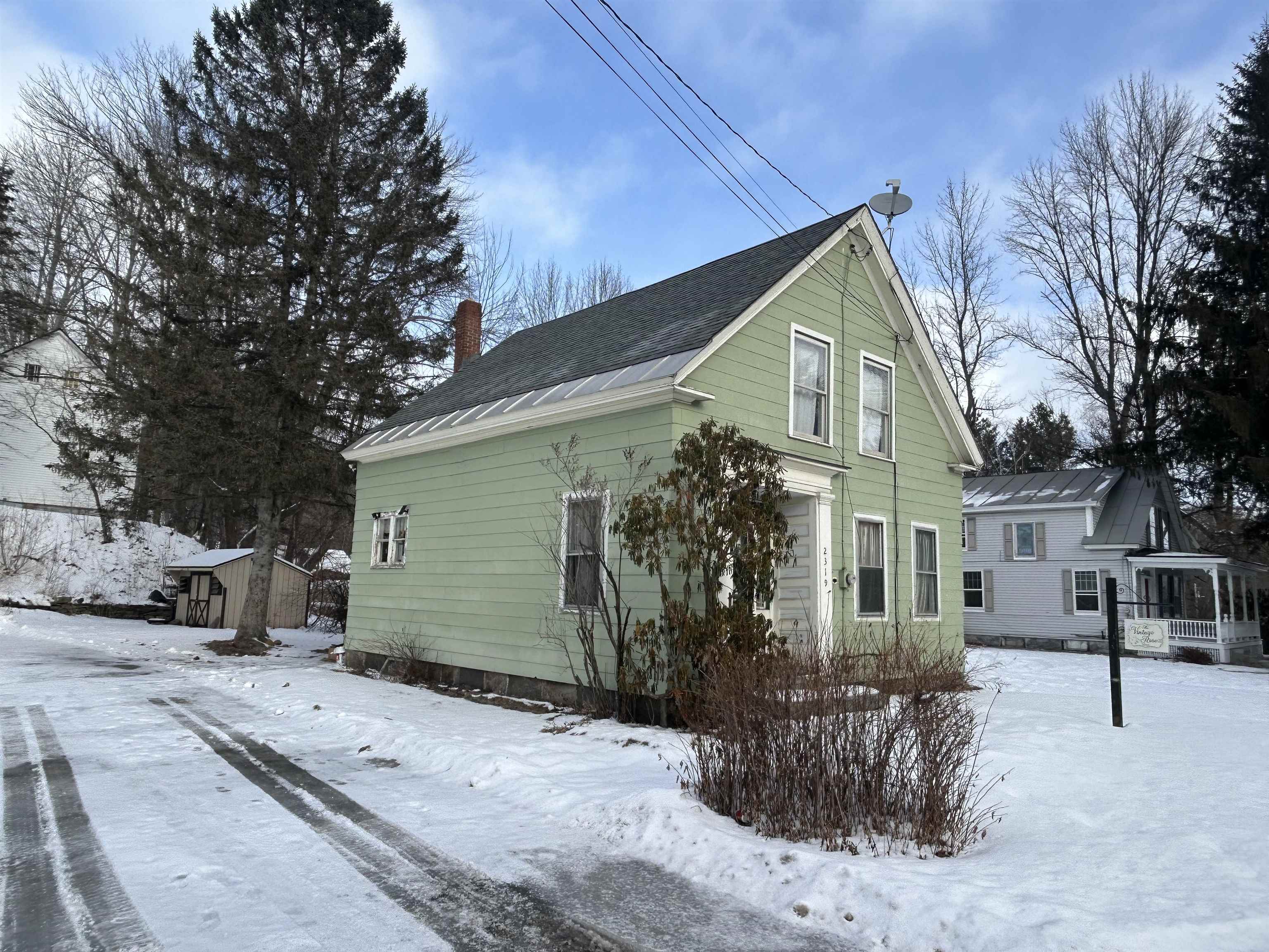 2319 Main Street Property Photo