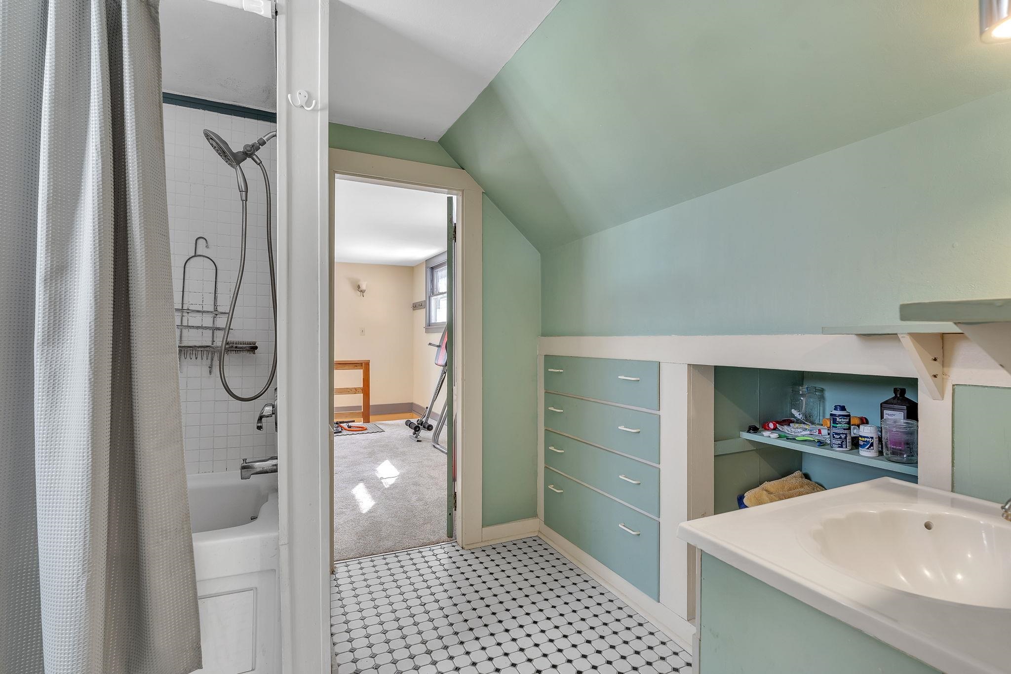 25 Linden Hill Street Property Photo 41