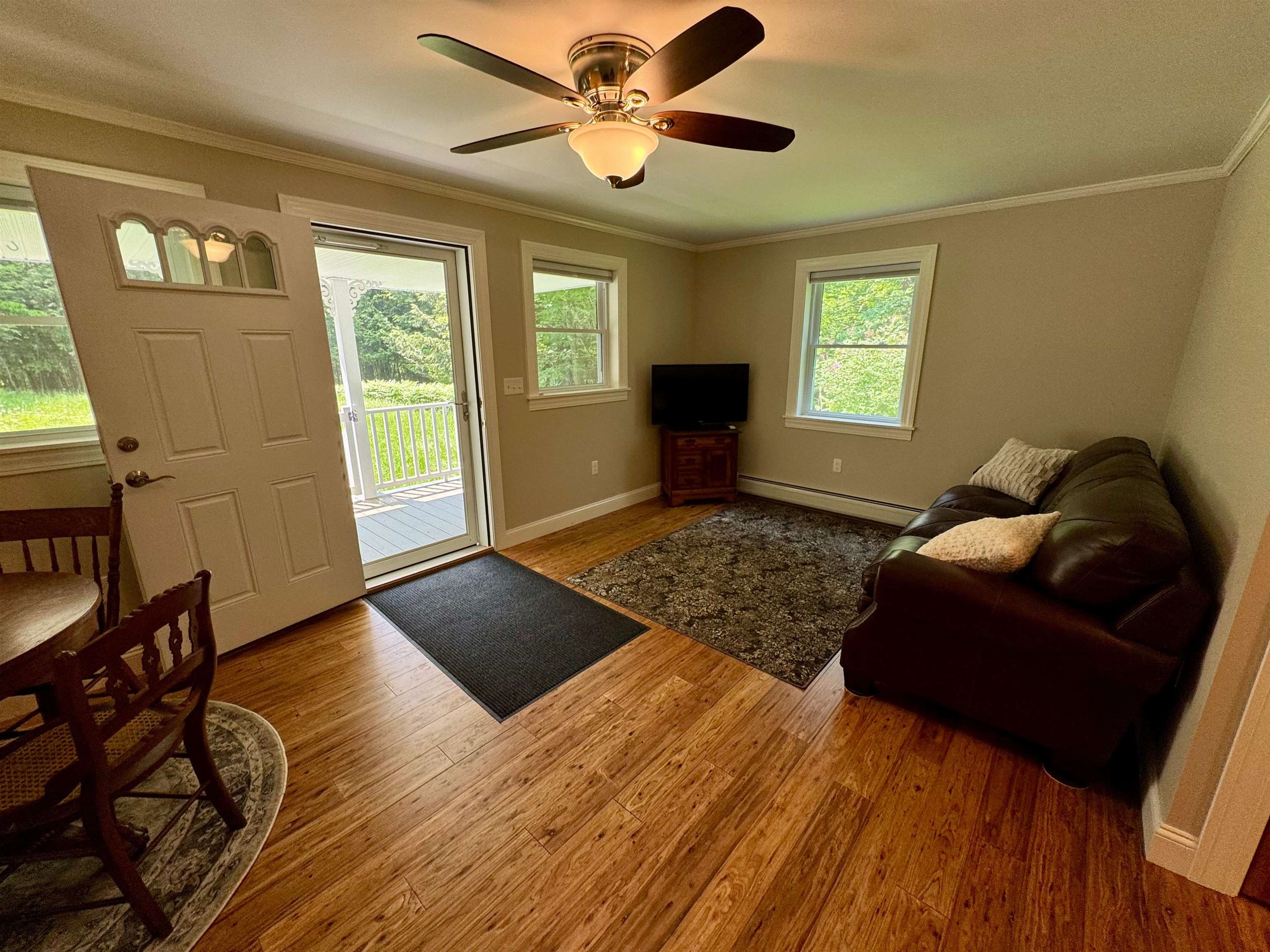 384 Stapelfeld Drive Property Photo 7