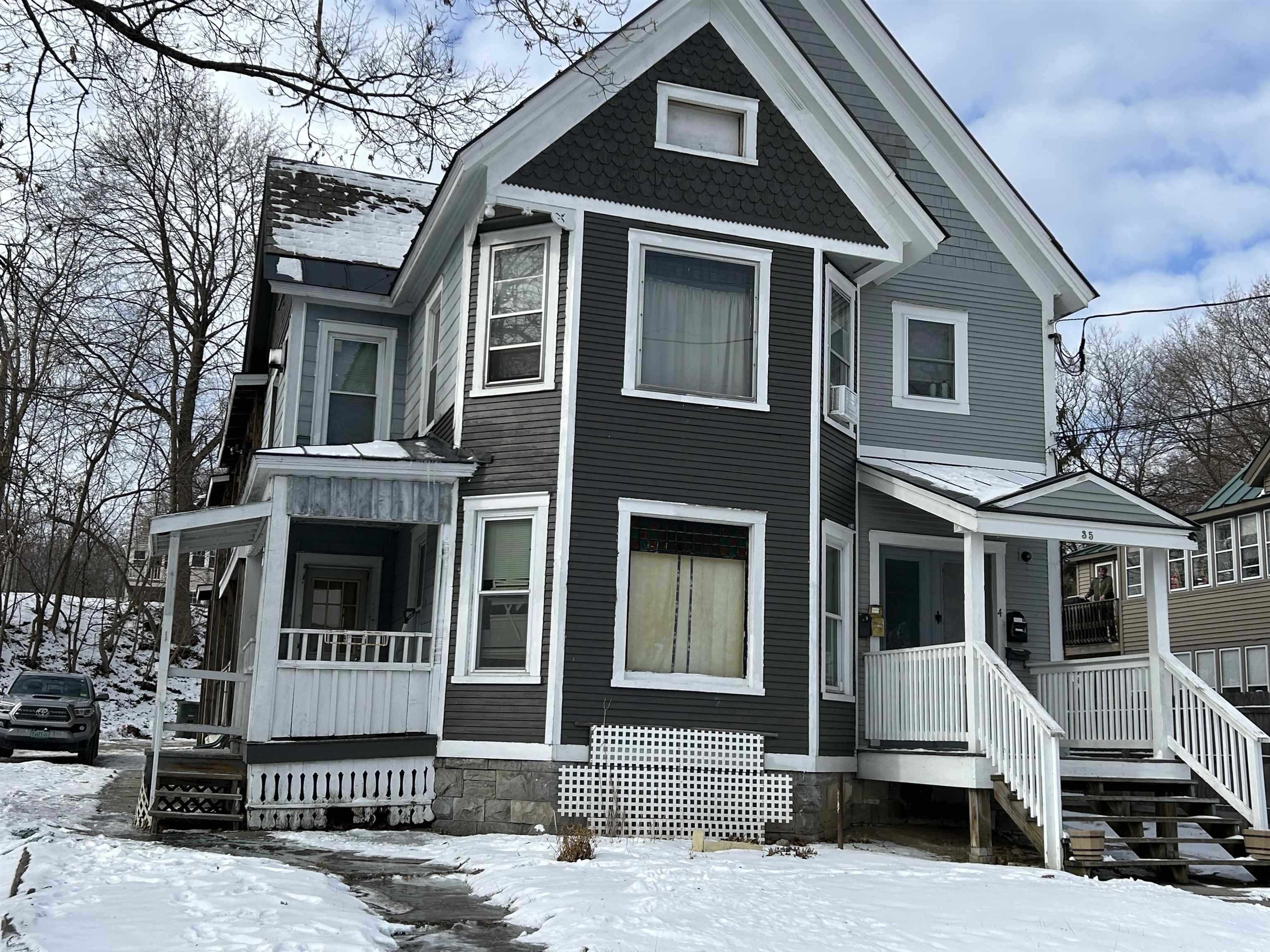 35 Evergreen Street Property Photo