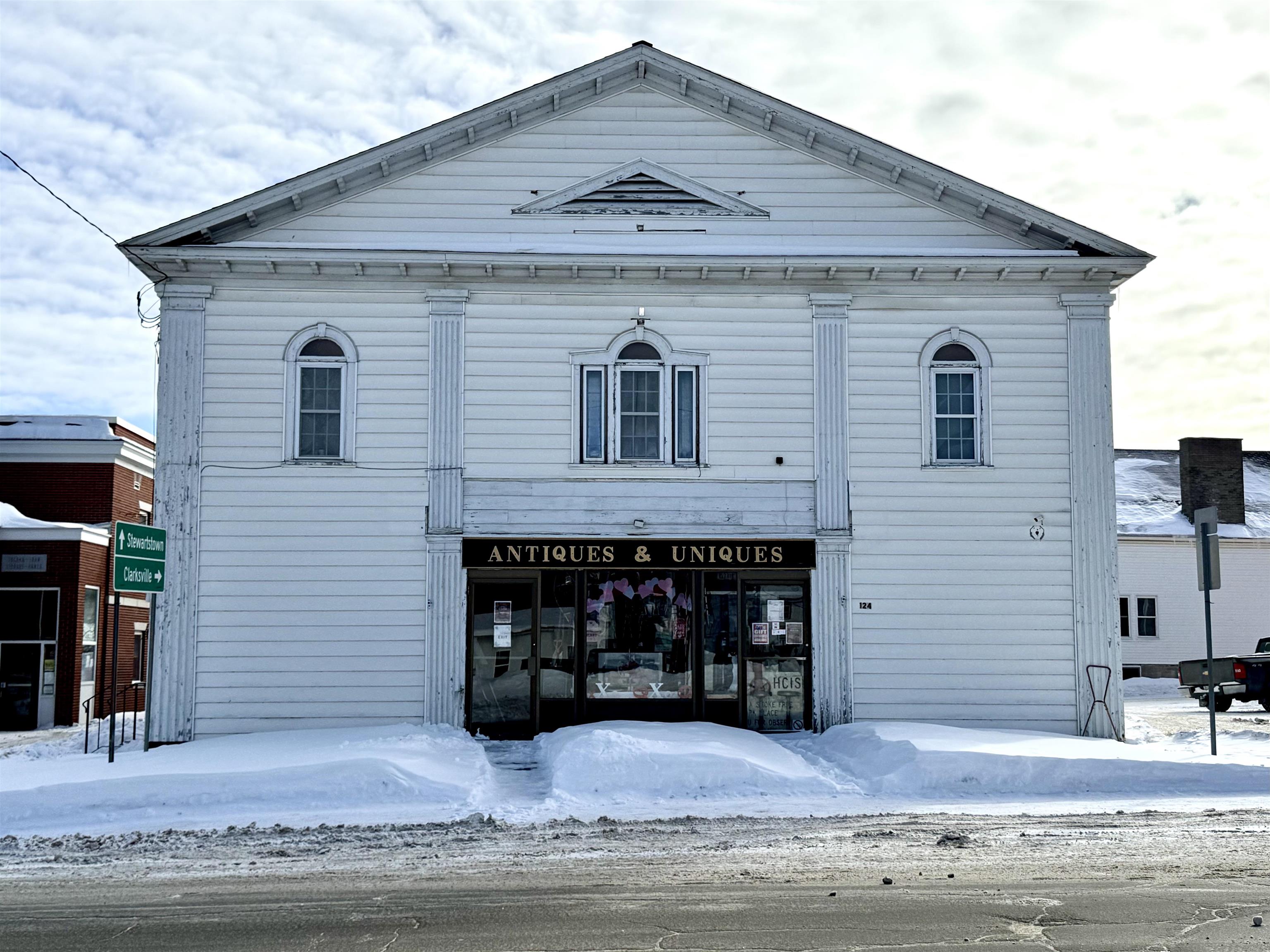 124 Main Street Property Photo