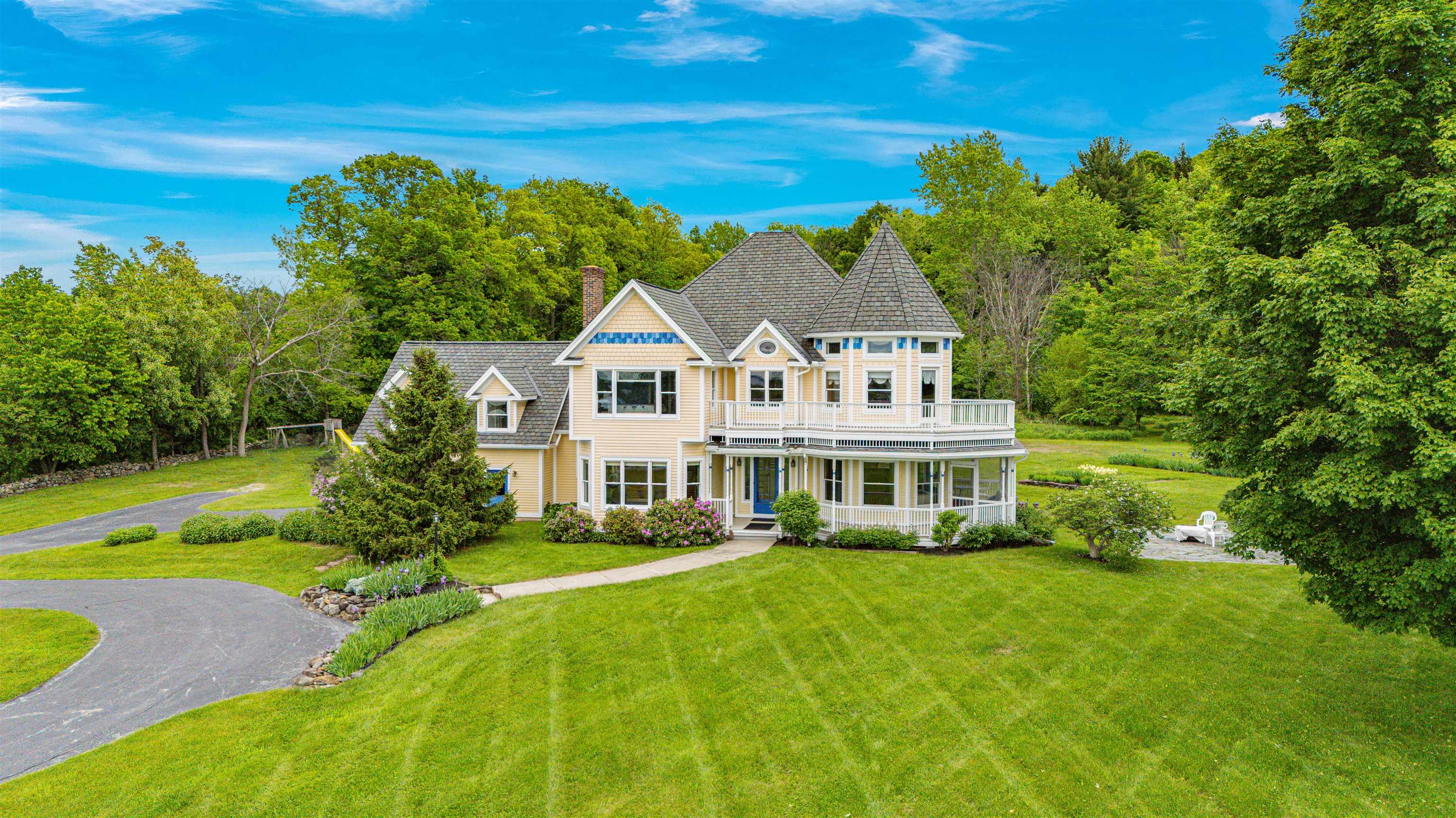 302 Ledge Hill Drive Property Photo 6