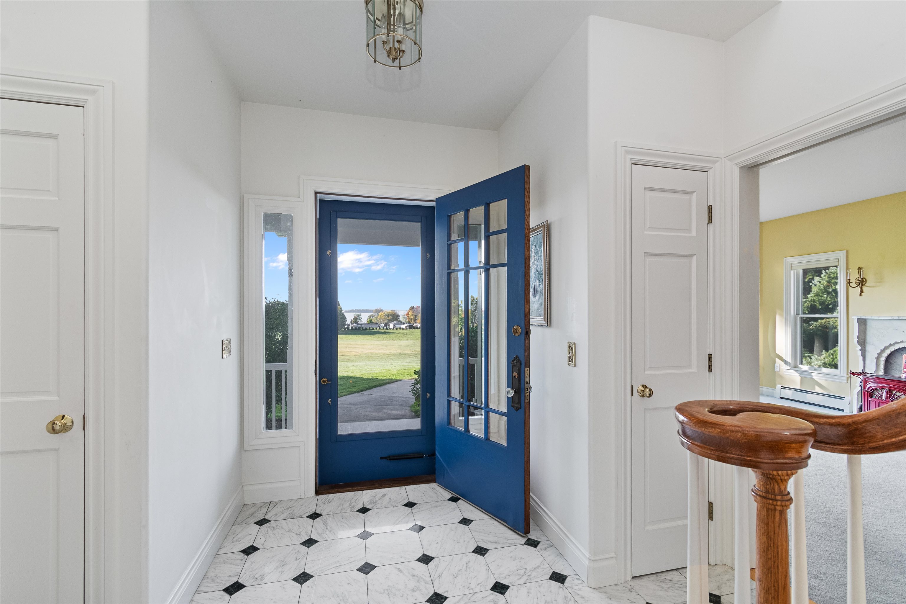 302 Ledge Hill Drive Property Photo 9