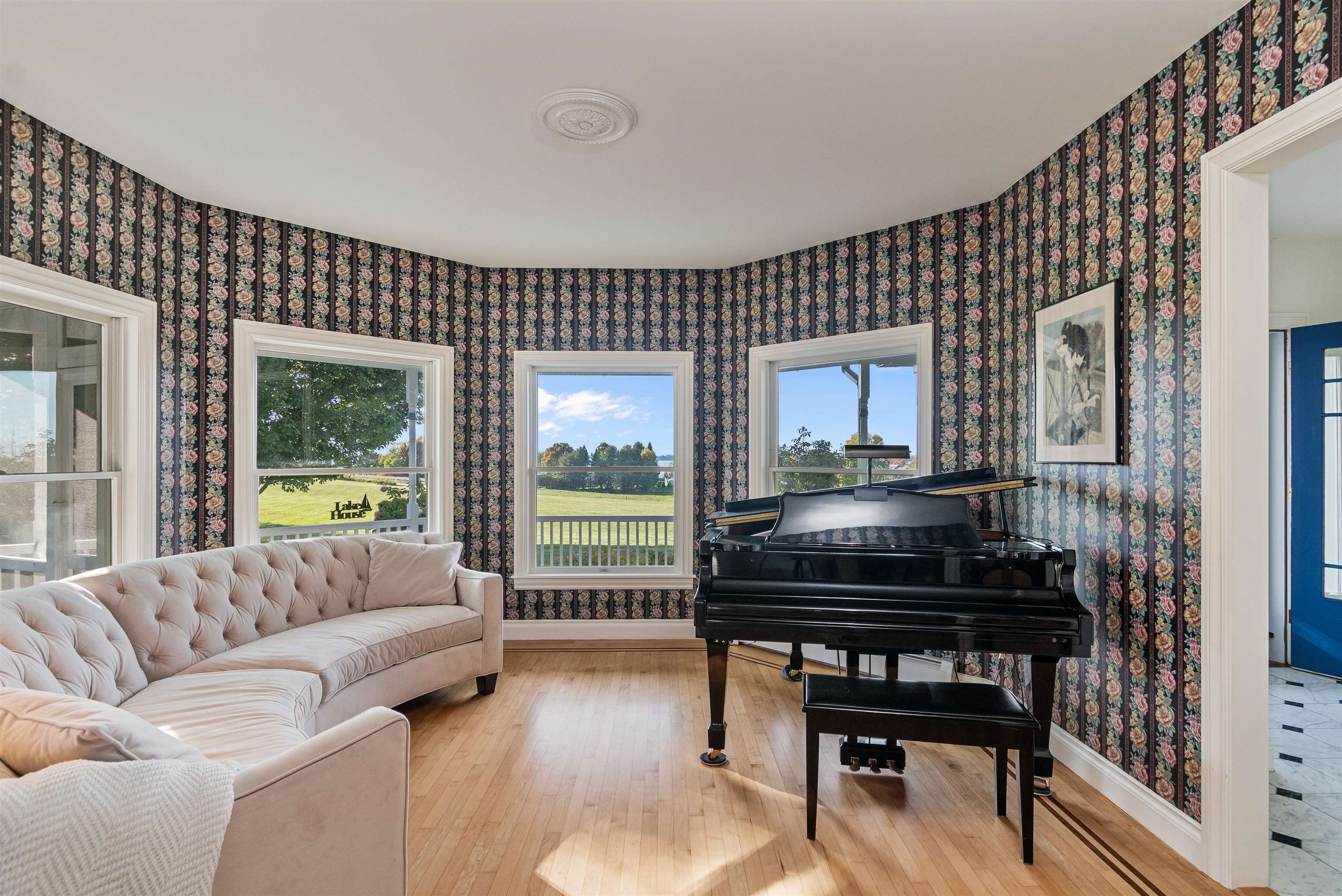 302 Ledge Hill Drive Property Photo 15