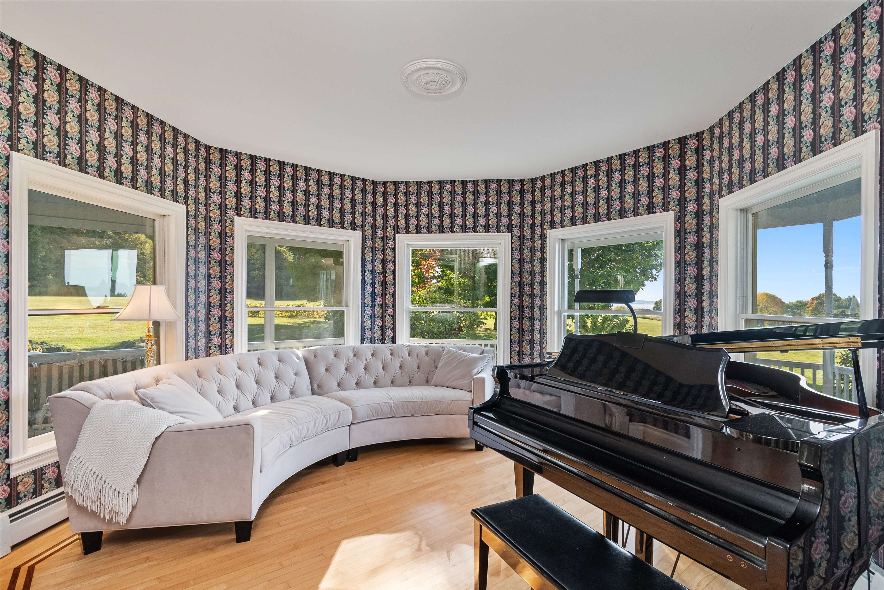 302 Ledge Hill Drive Property Photo 16