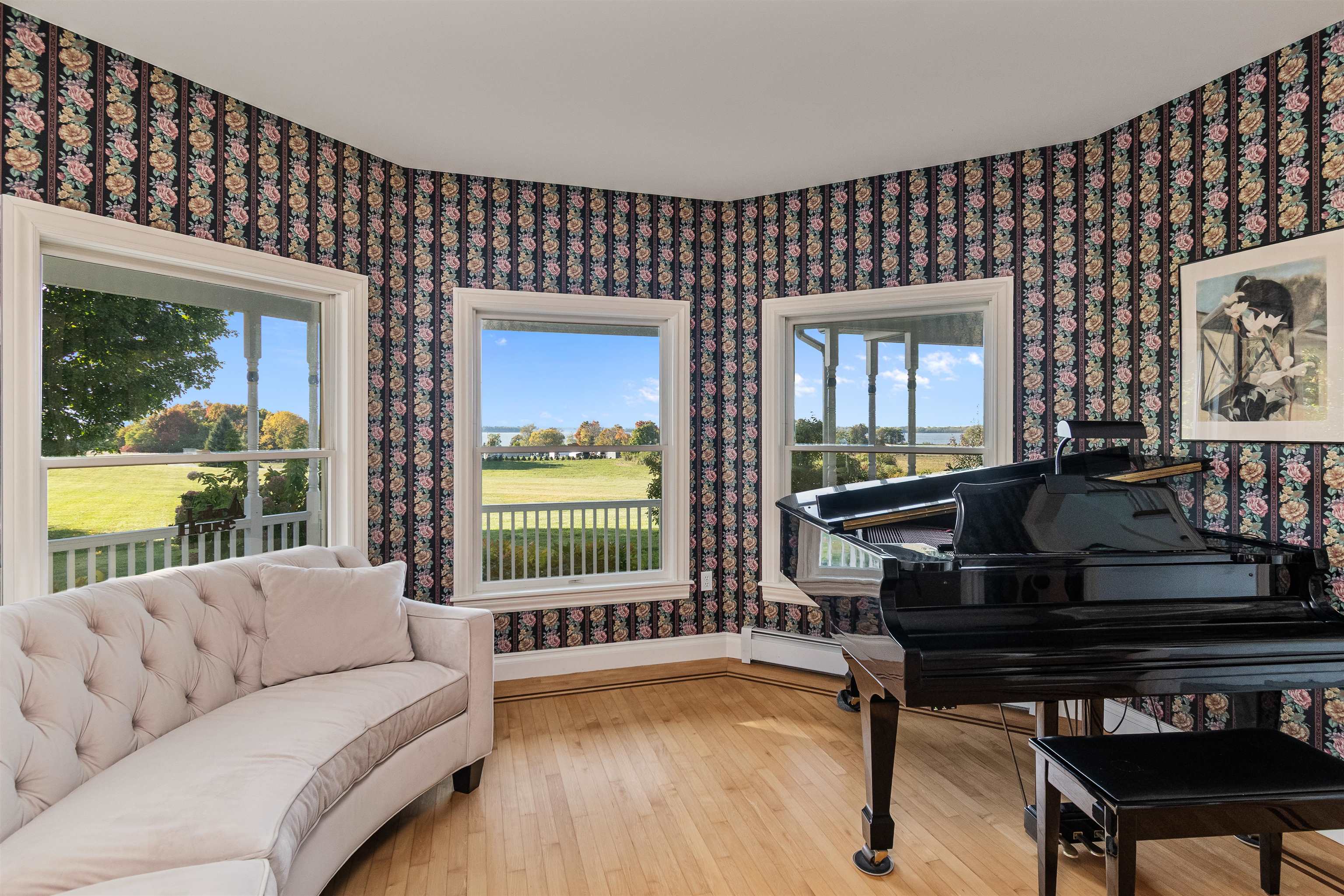 302 Ledge Hill Drive Property Photo 17