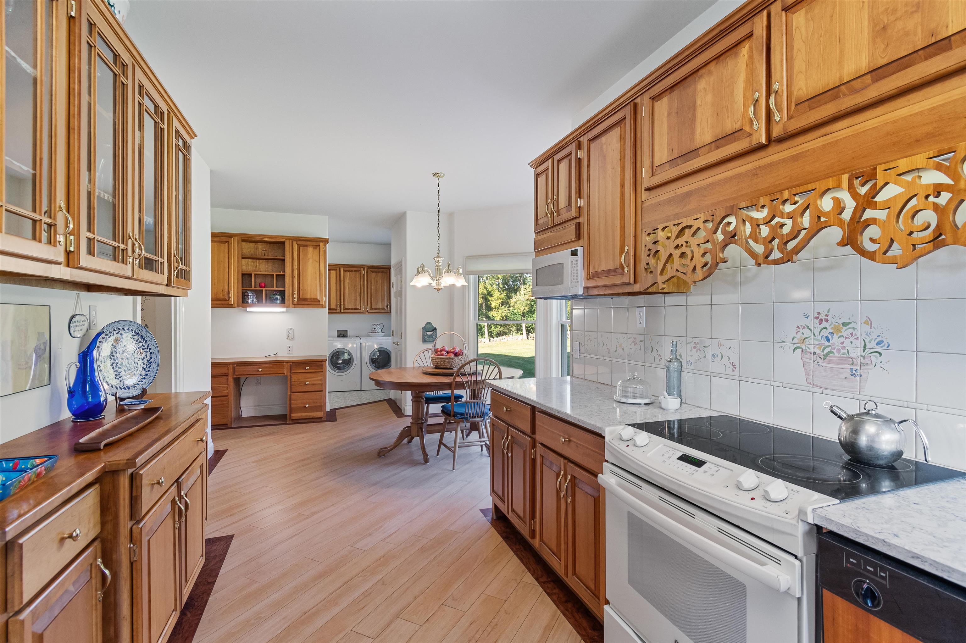 302 Ledge Hill Drive Property Photo 23