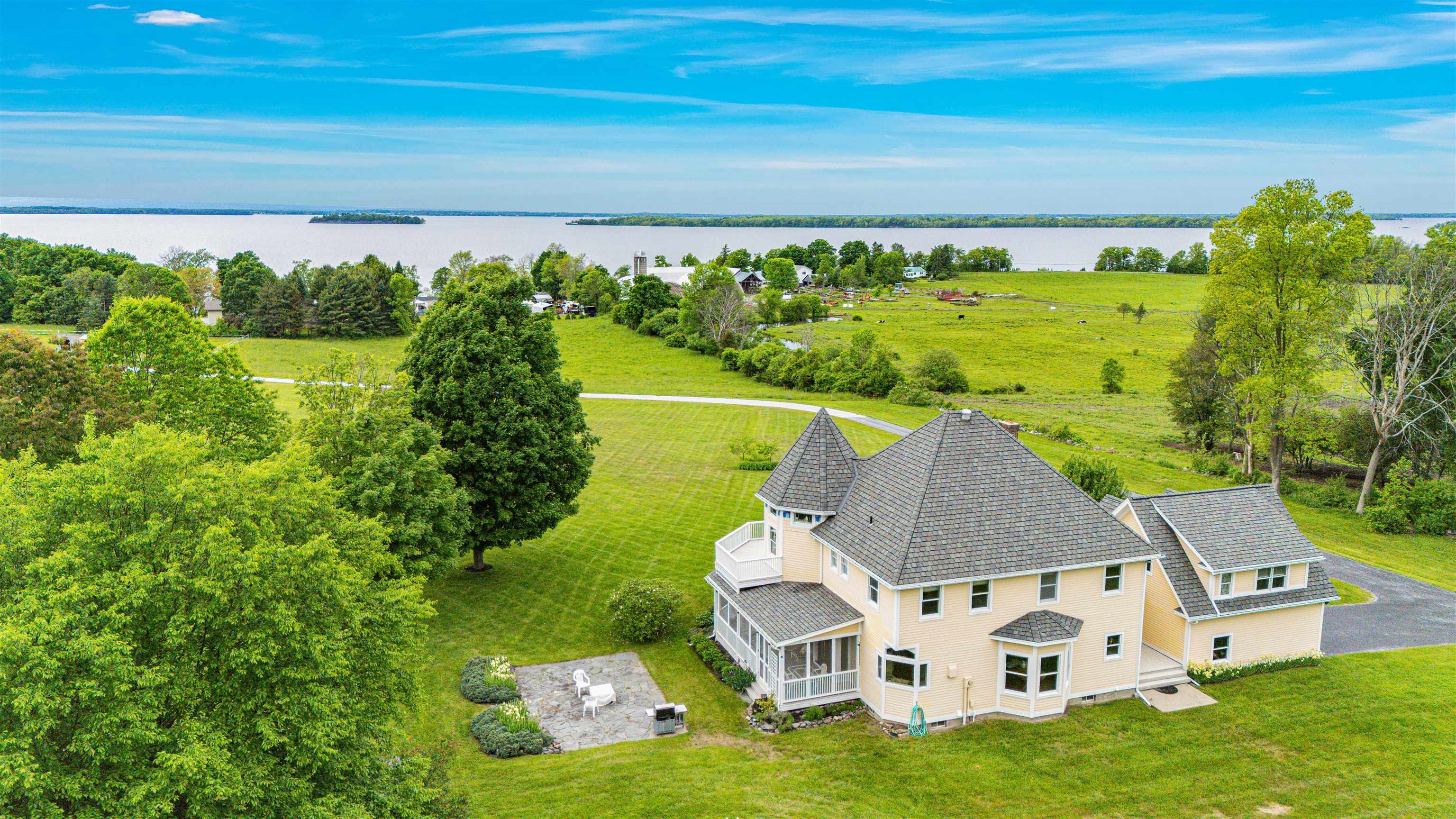 302 Ledge Hill Drive Property Photo 55