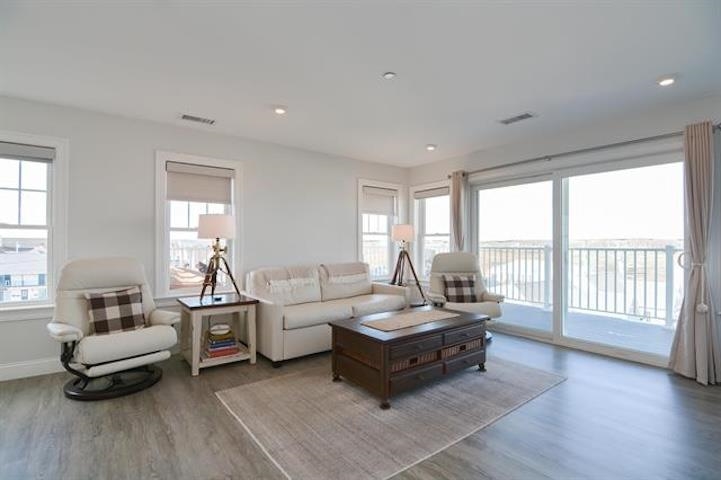 377 Ocean Boulevard 18 Property Photo