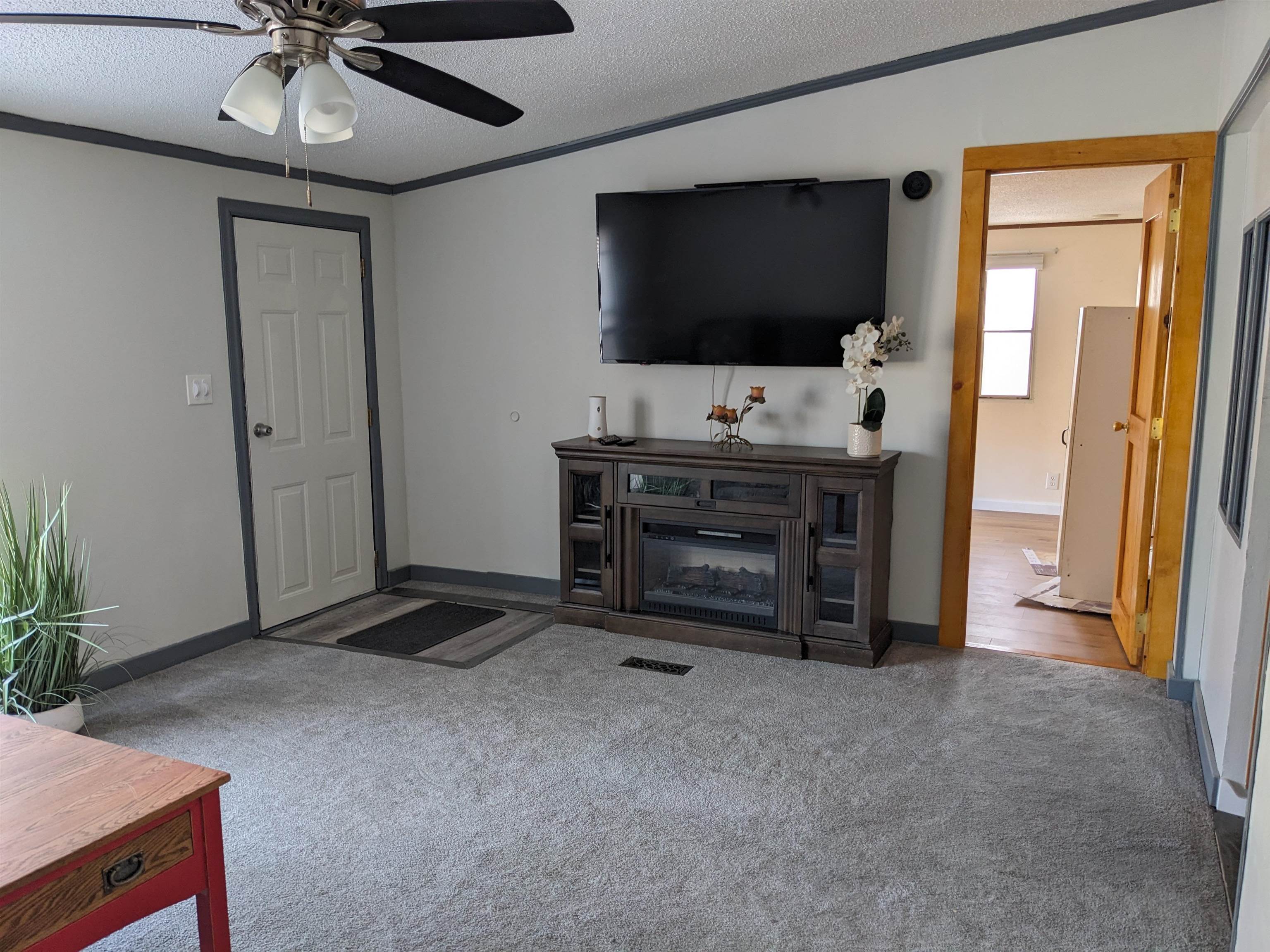 238/266 South Main Street Property Photo 23