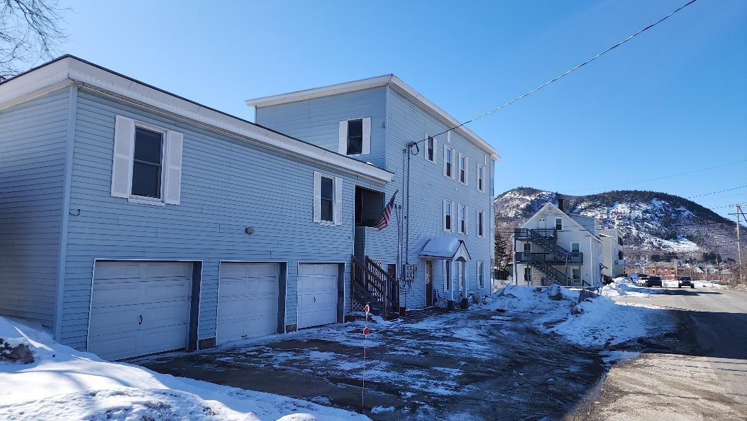 634 Burgess Street Property Photo
